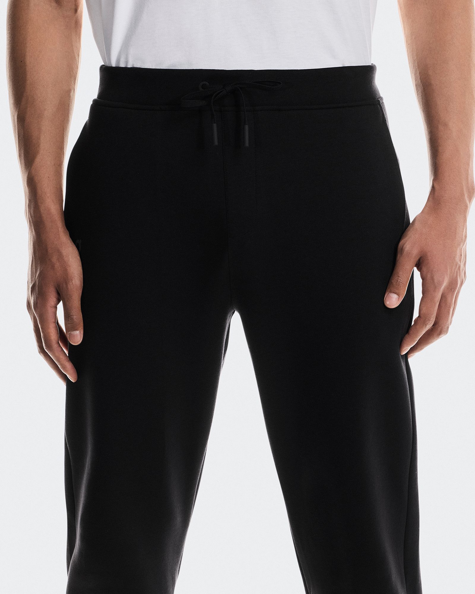 On Men's Focus Tech Sweatpants product image