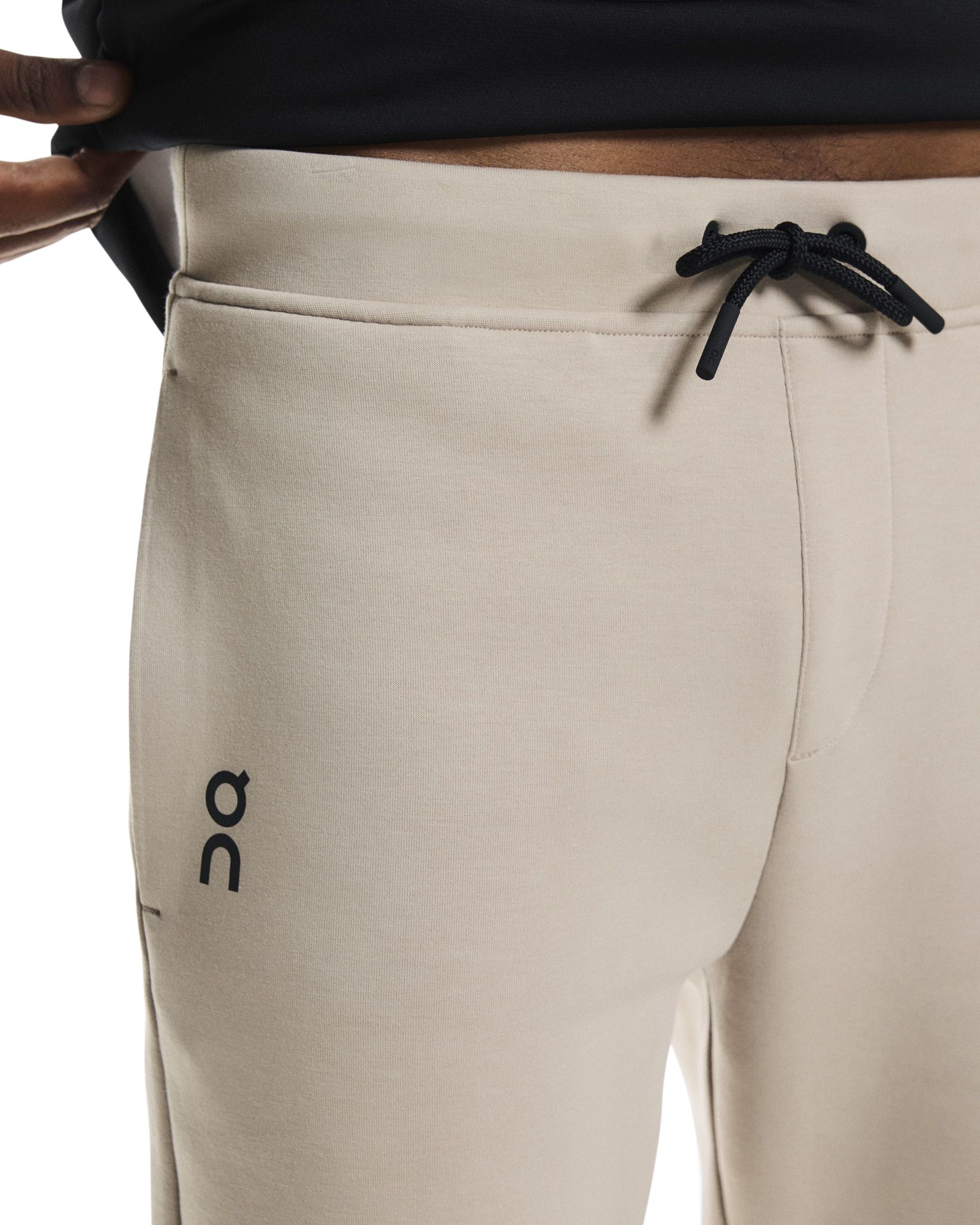 On Men's Focus Tech Sweatpants product image