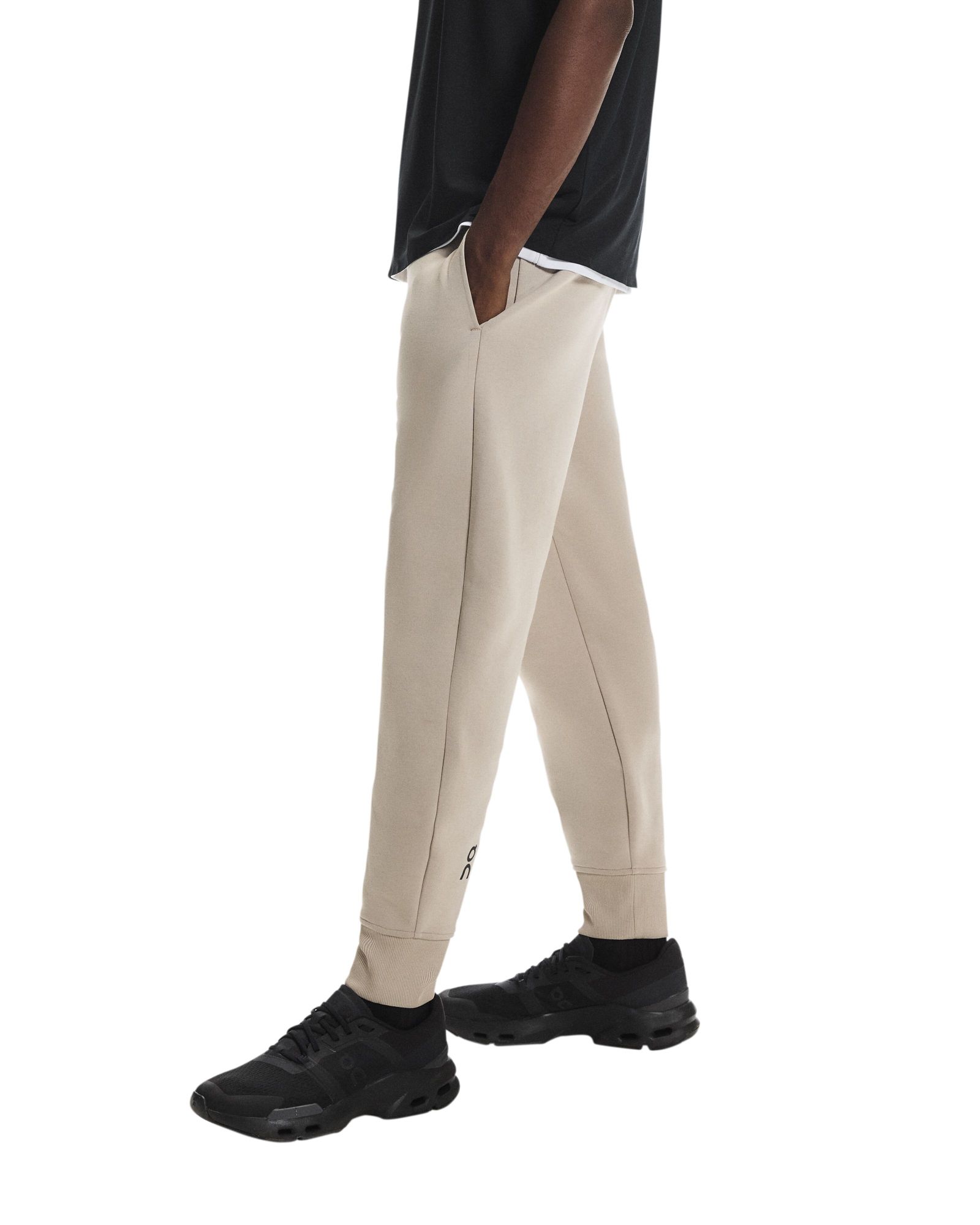 On Men's Focus Tech Sweatpants product image