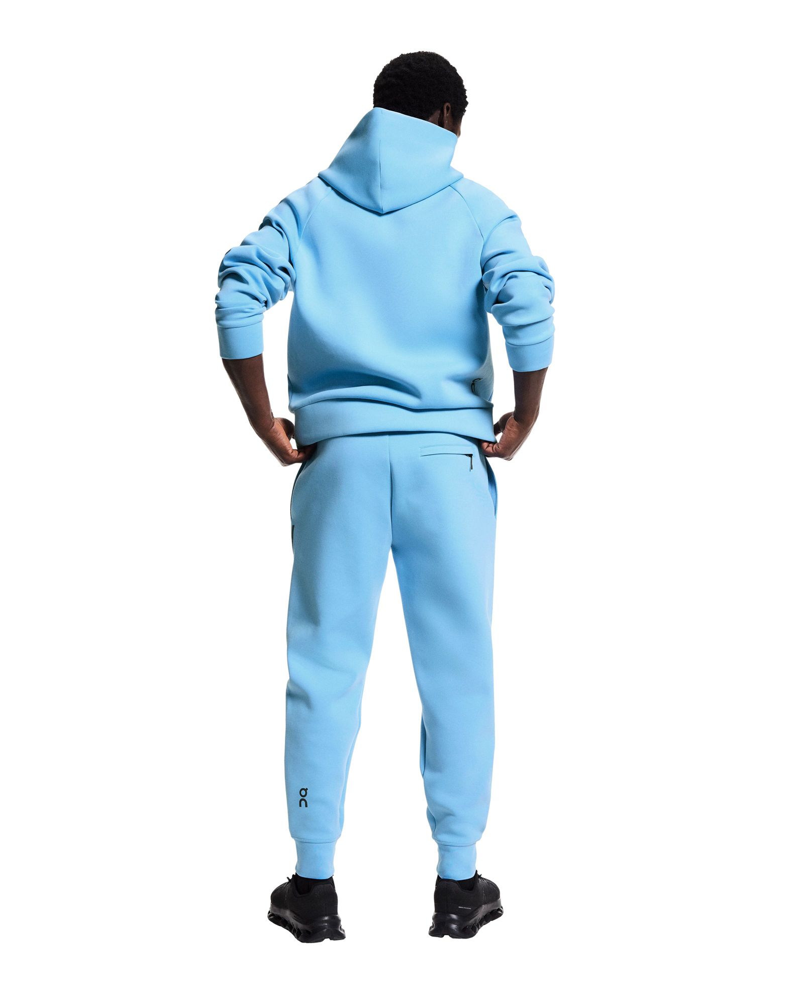 On Men's Focus Tech Sweatpants product image