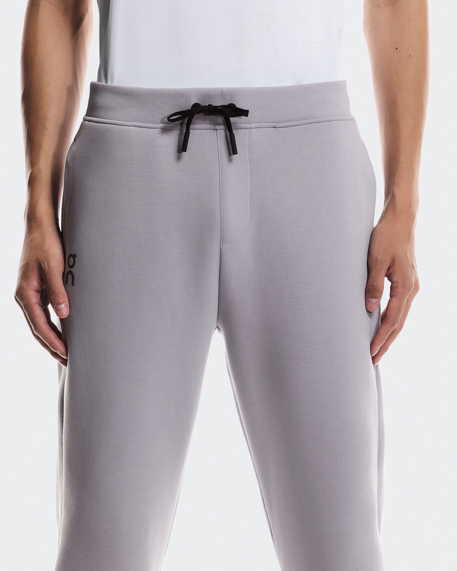 On Men's Focus Tech Sweatpants product image