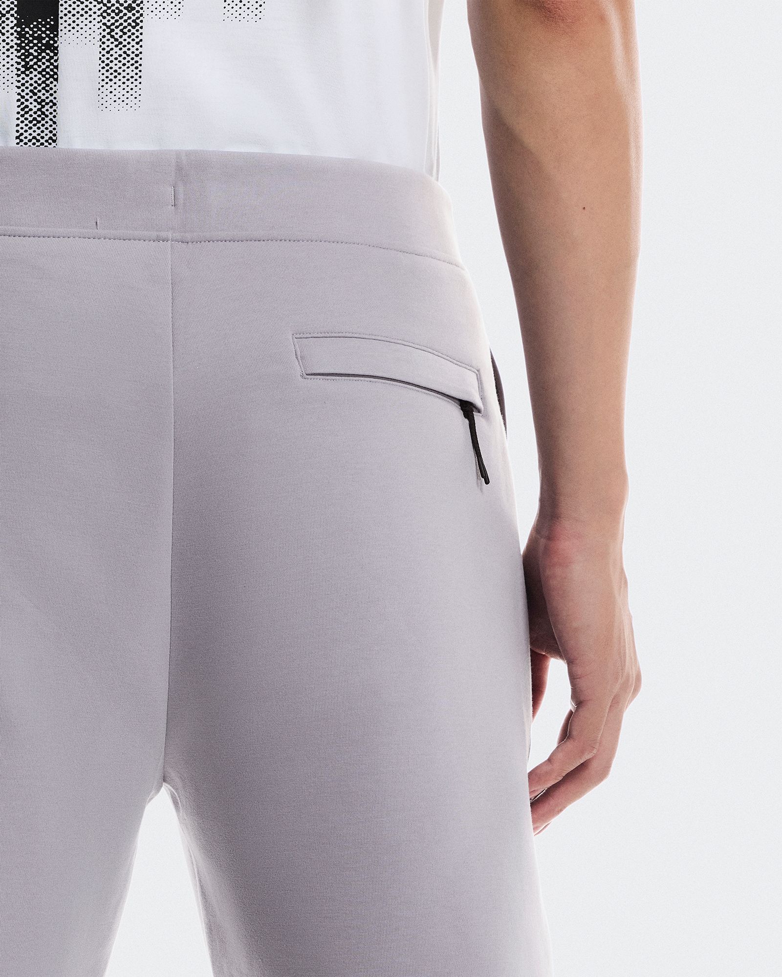 On Men's Focus Tech Sweatpants product image
