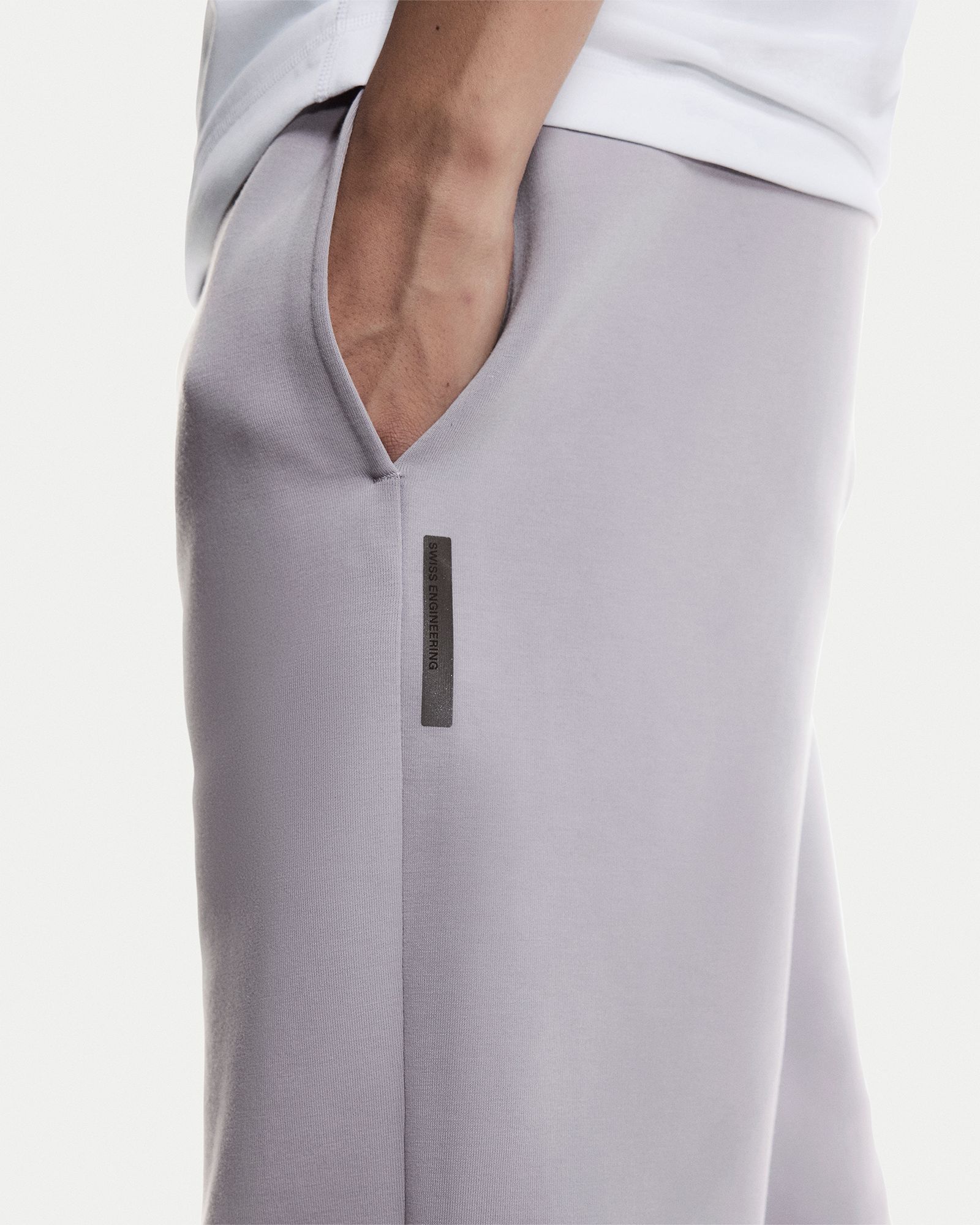 On Men's Focus Tech Sweatpants product image