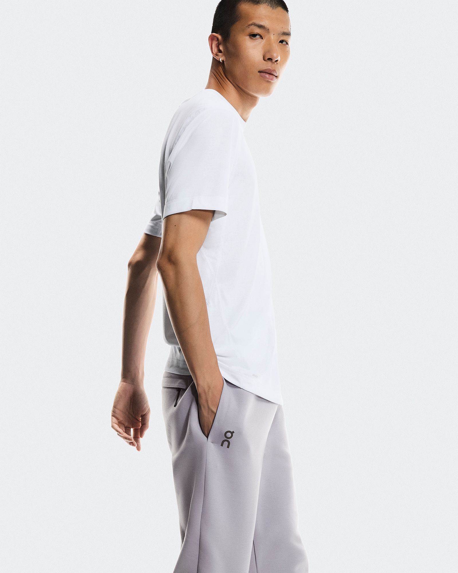 On Men's Focus Tech Sweatpants product image