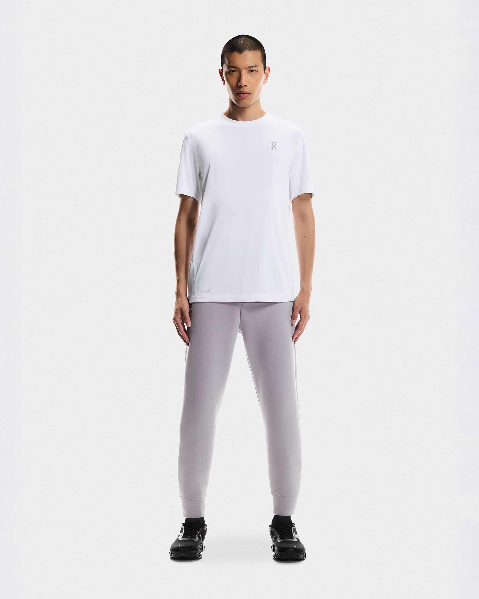 On Men's Focus Tech Sweatpants product image