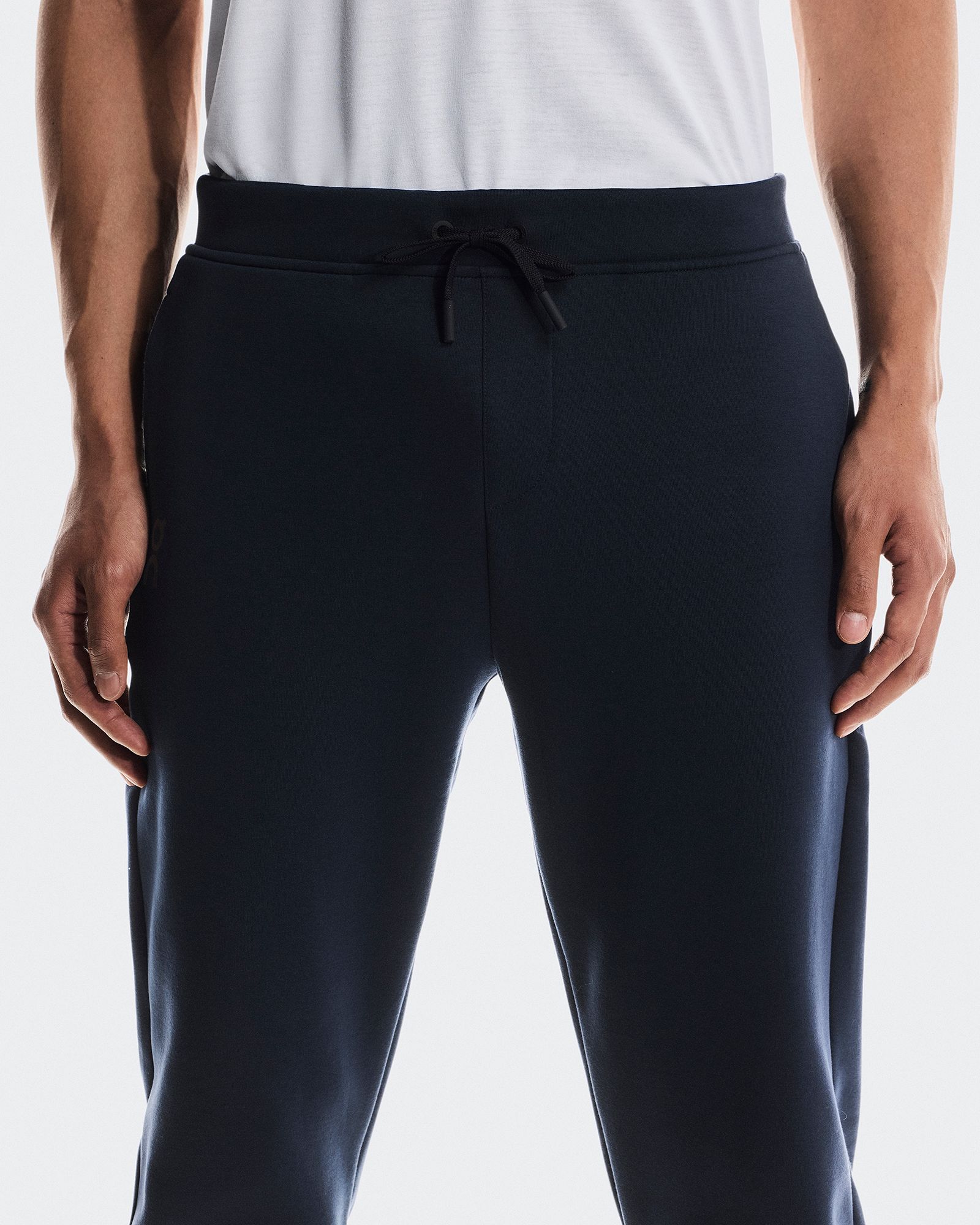 On Men's Focus Tech Sweatpants product image