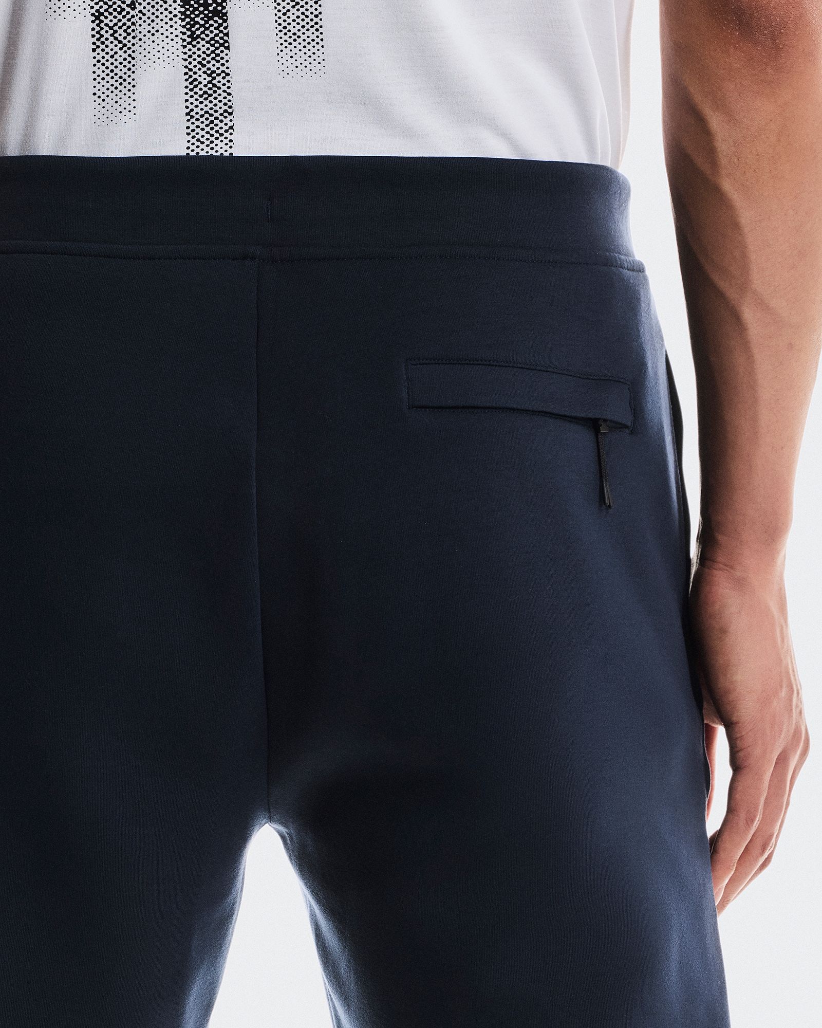 On Men's Focus Tech Sweatpants product image