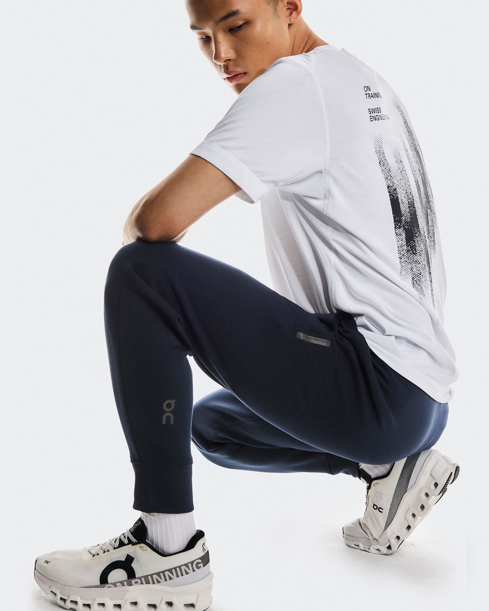 On Men's Focus Tech Sweatpants product image