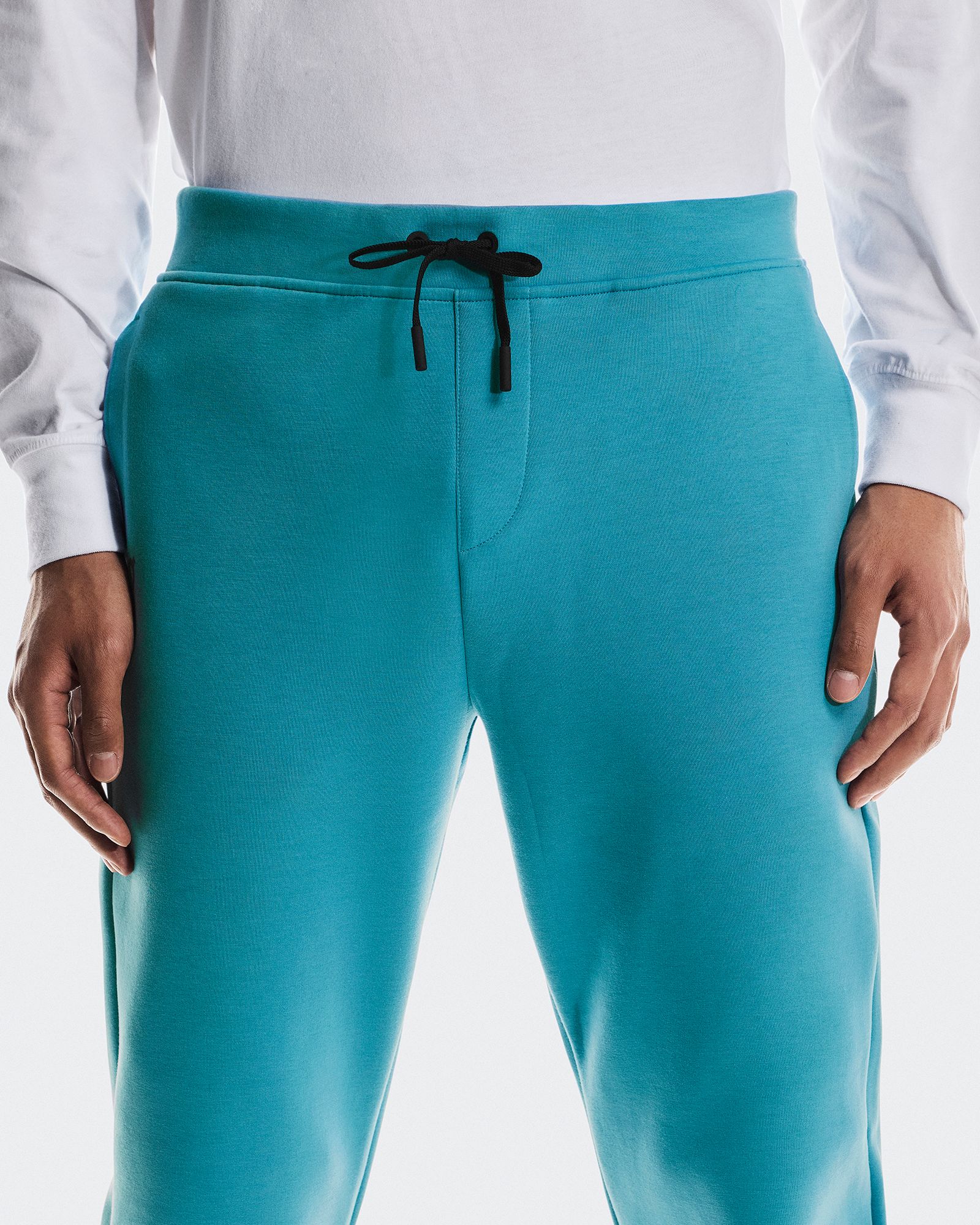 On Men's Focus Tech Sweatpants product image