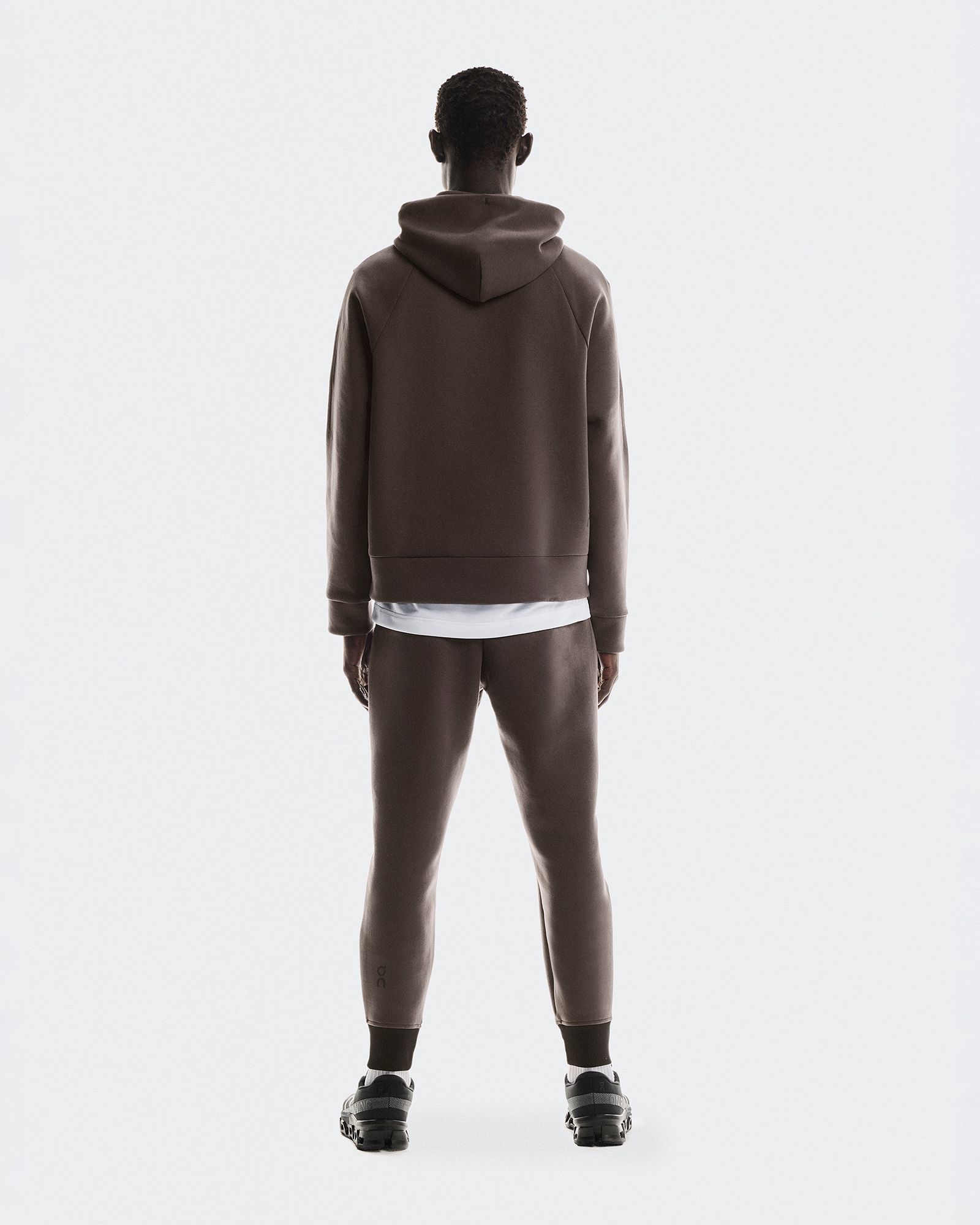 On Men's Focus Tech Sweatpants product image