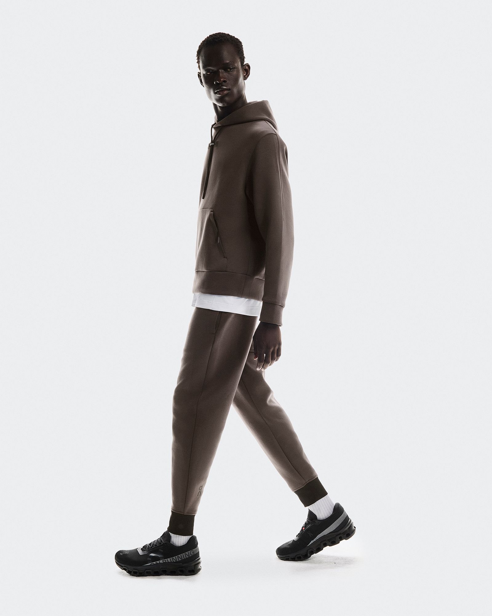 On Men's Focus Tech Sweatpants product image