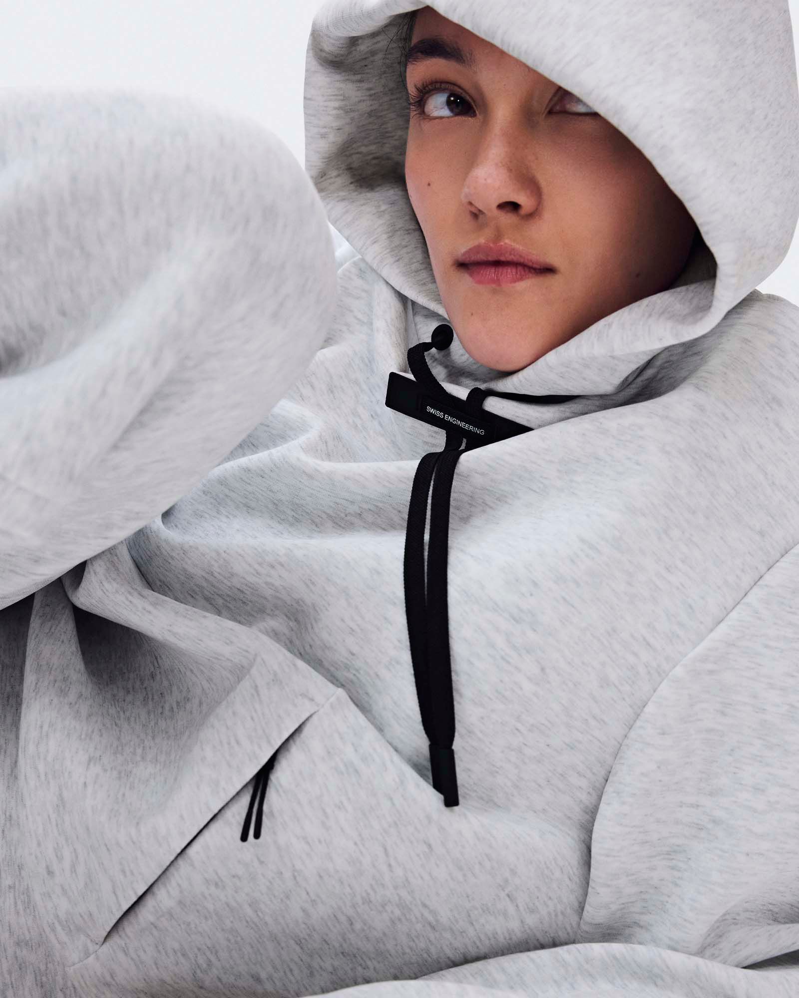 On Women's Focus Tech Hoodie product image