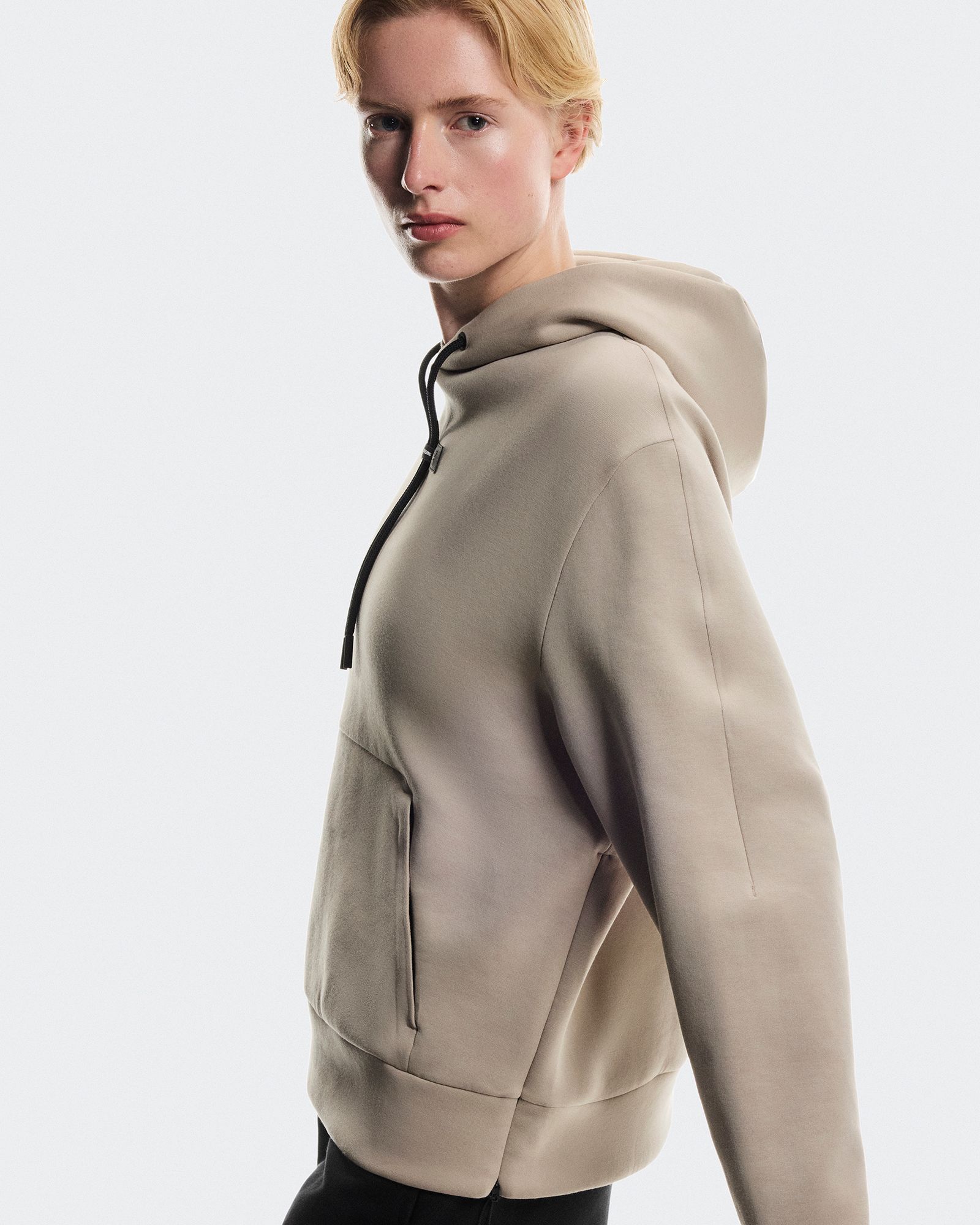 On Women's Focus Tech Hoodie product image