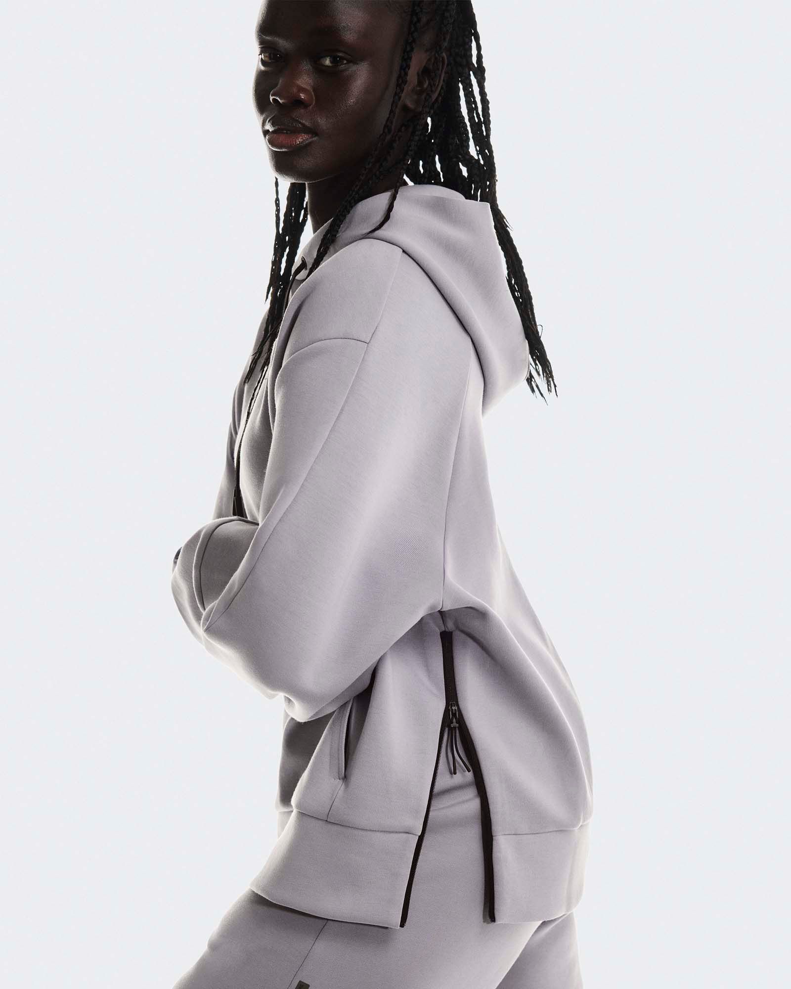 On Women's Focus Tech Hoodie product image