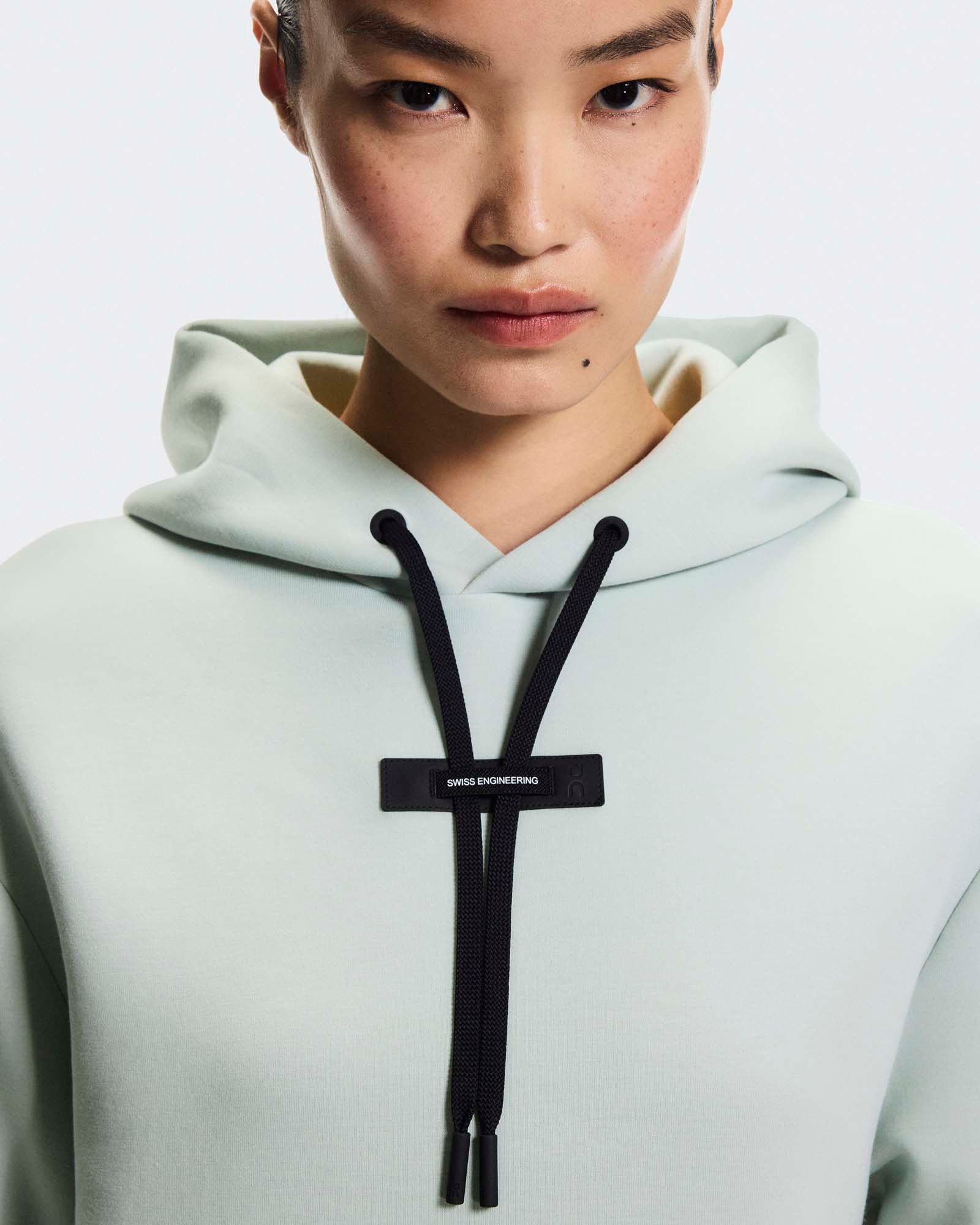 On Women's Focus Tech Hoodie product image