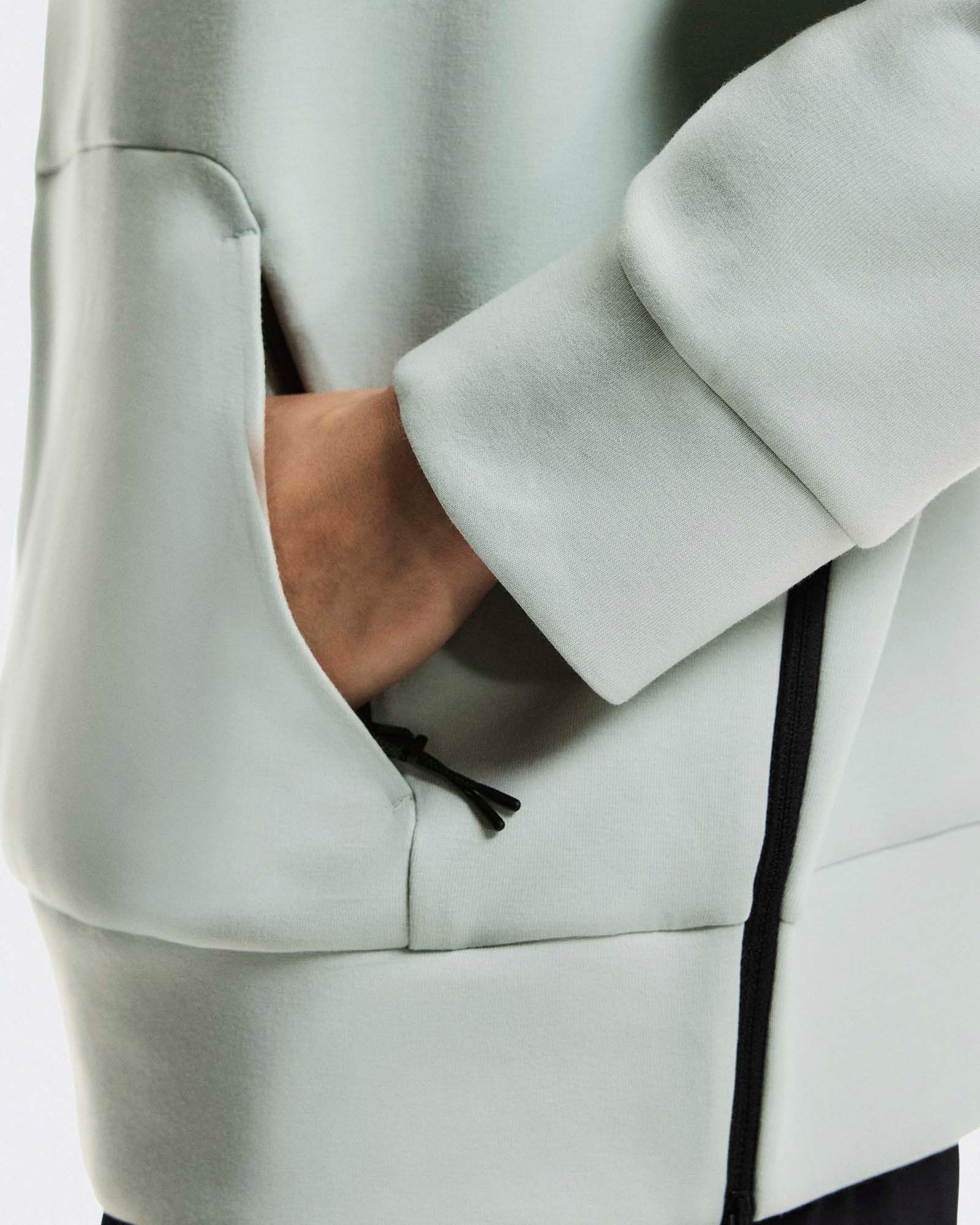 On Women's Focus Tech Hoodie product image