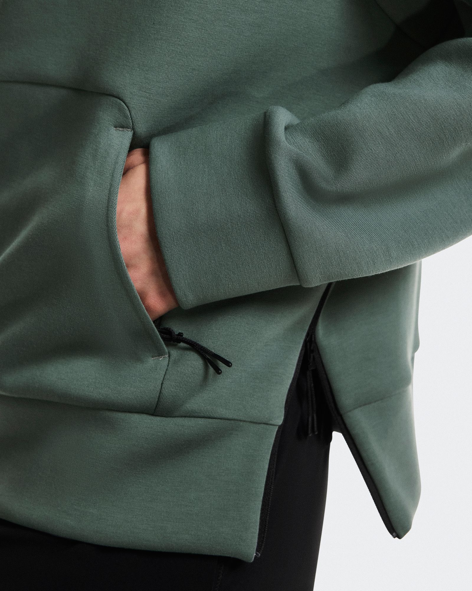 On Women's Focus Tech Hoodie product image