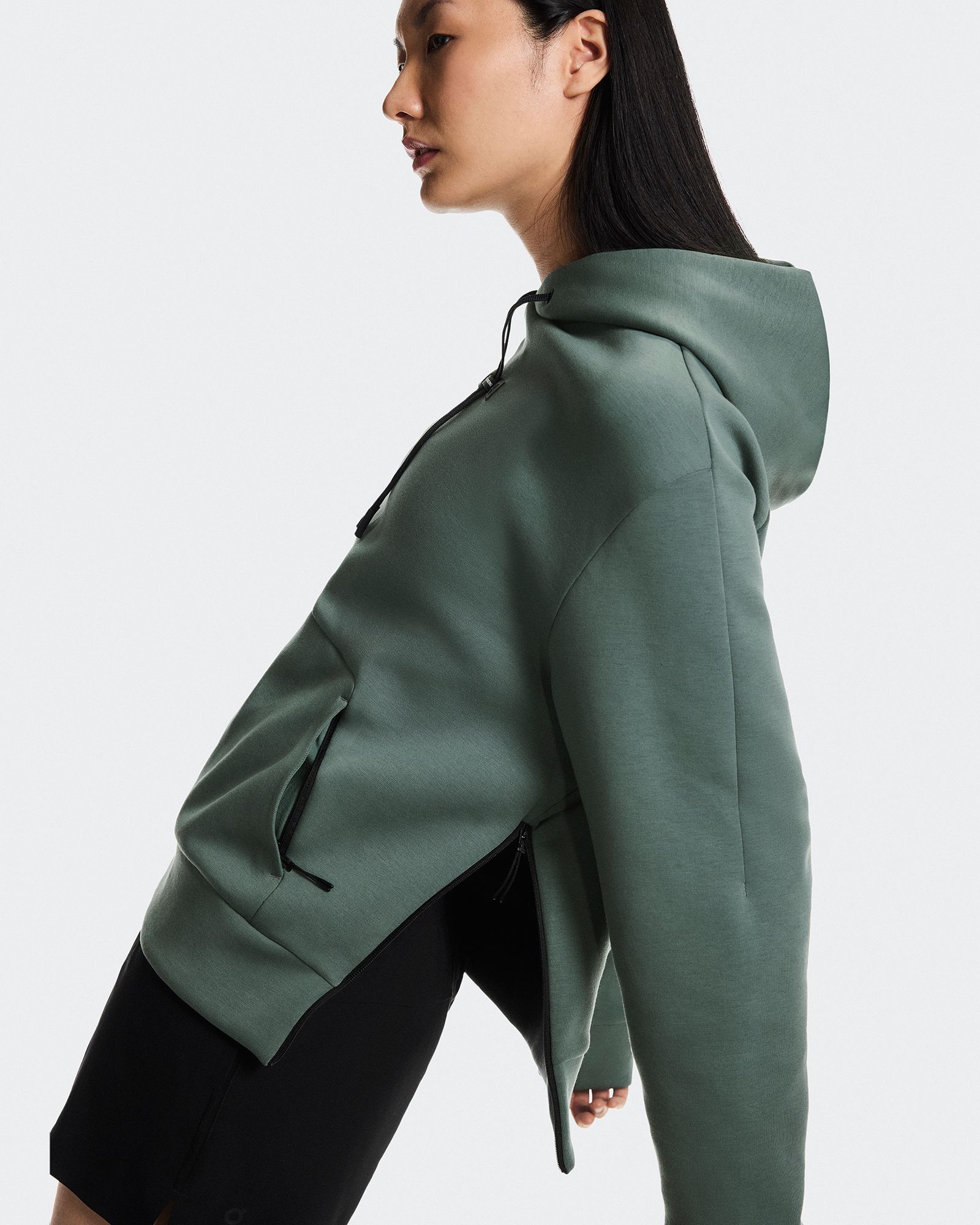 On Women's Focus Tech Hoodie product image