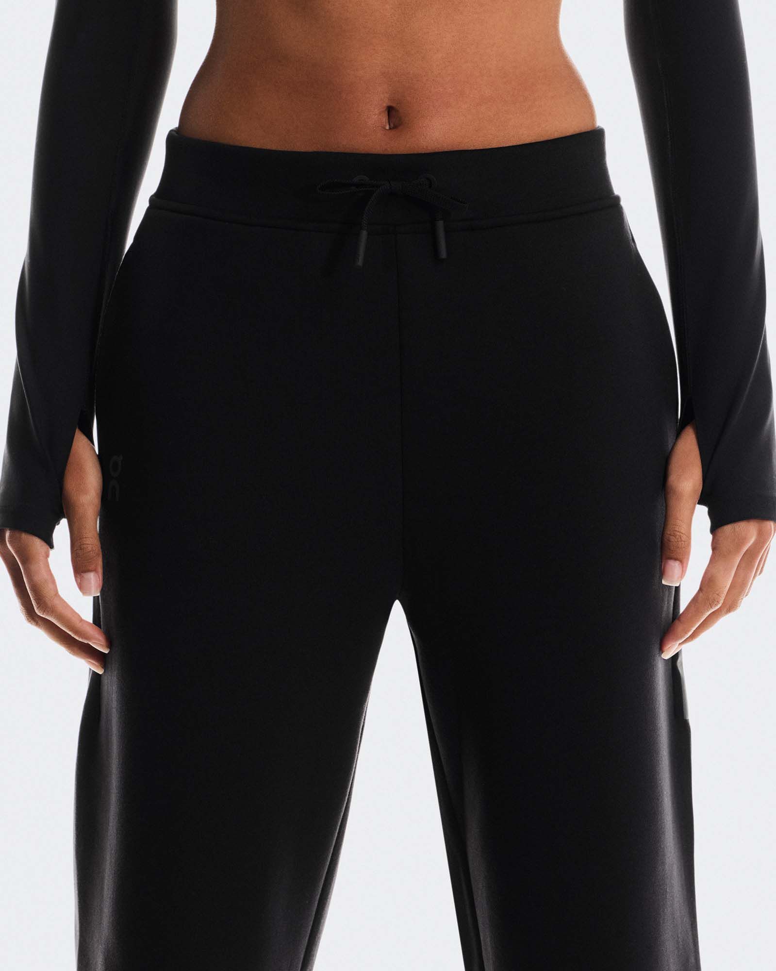 On Women's Focus Tech Sweatpants product image