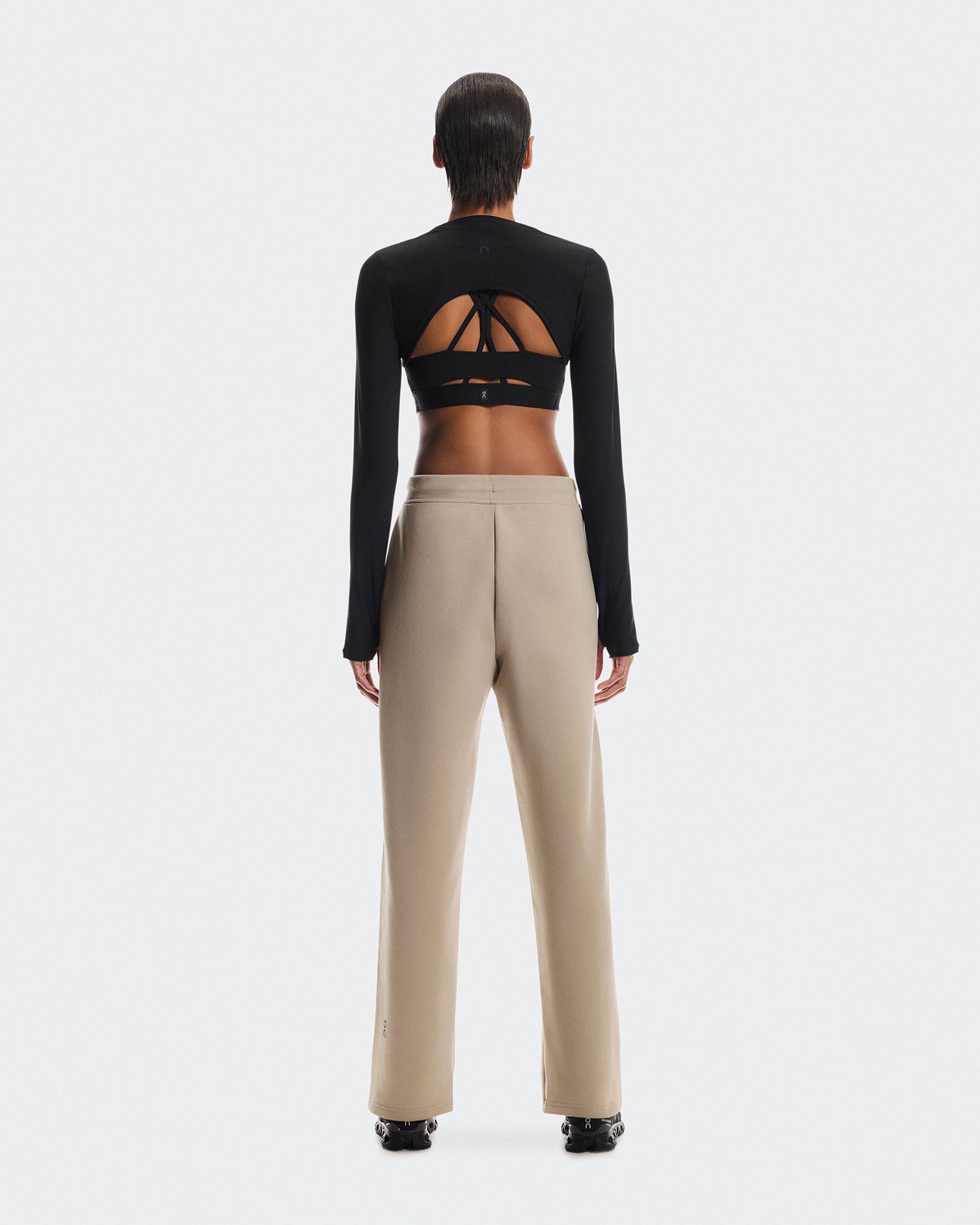 On Women's Focus Tech Sweatpants product image