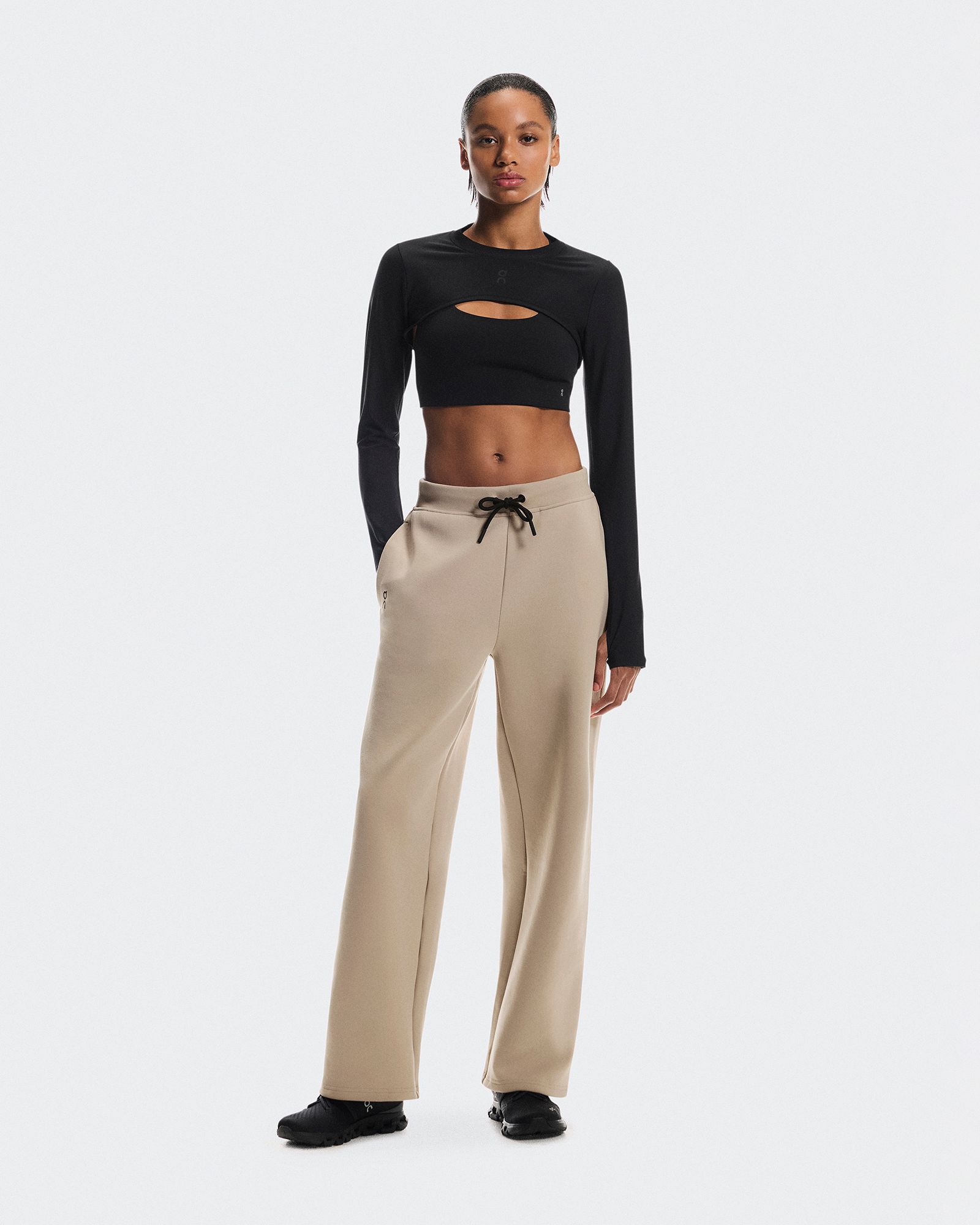 On Women's Focus Tech Sweatpants product image
