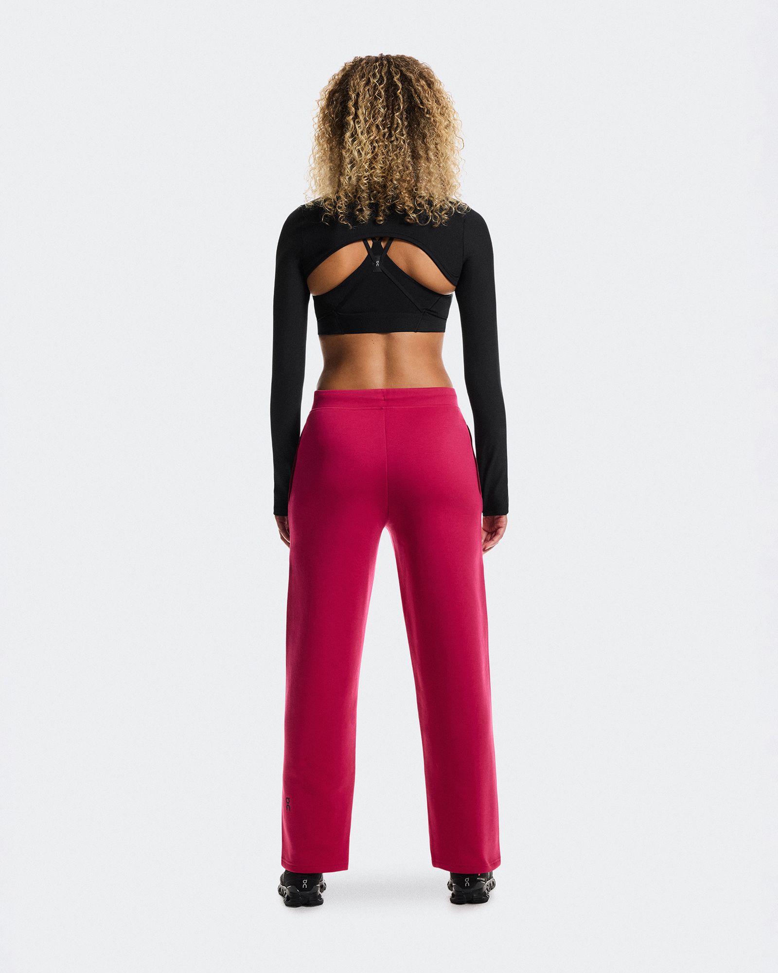 On Women's Focus Tech Sweatpants product image