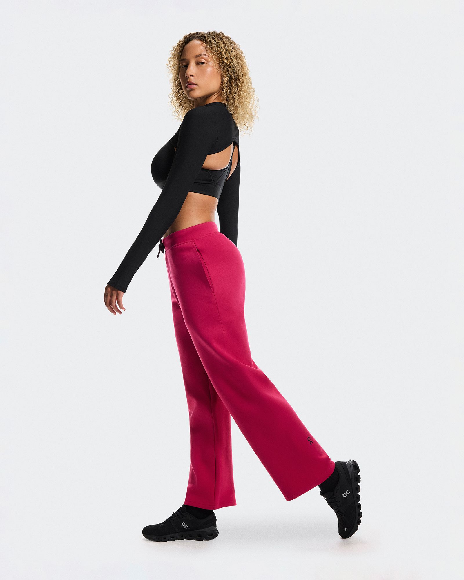 On Women's Focus Tech Sweatpants product image