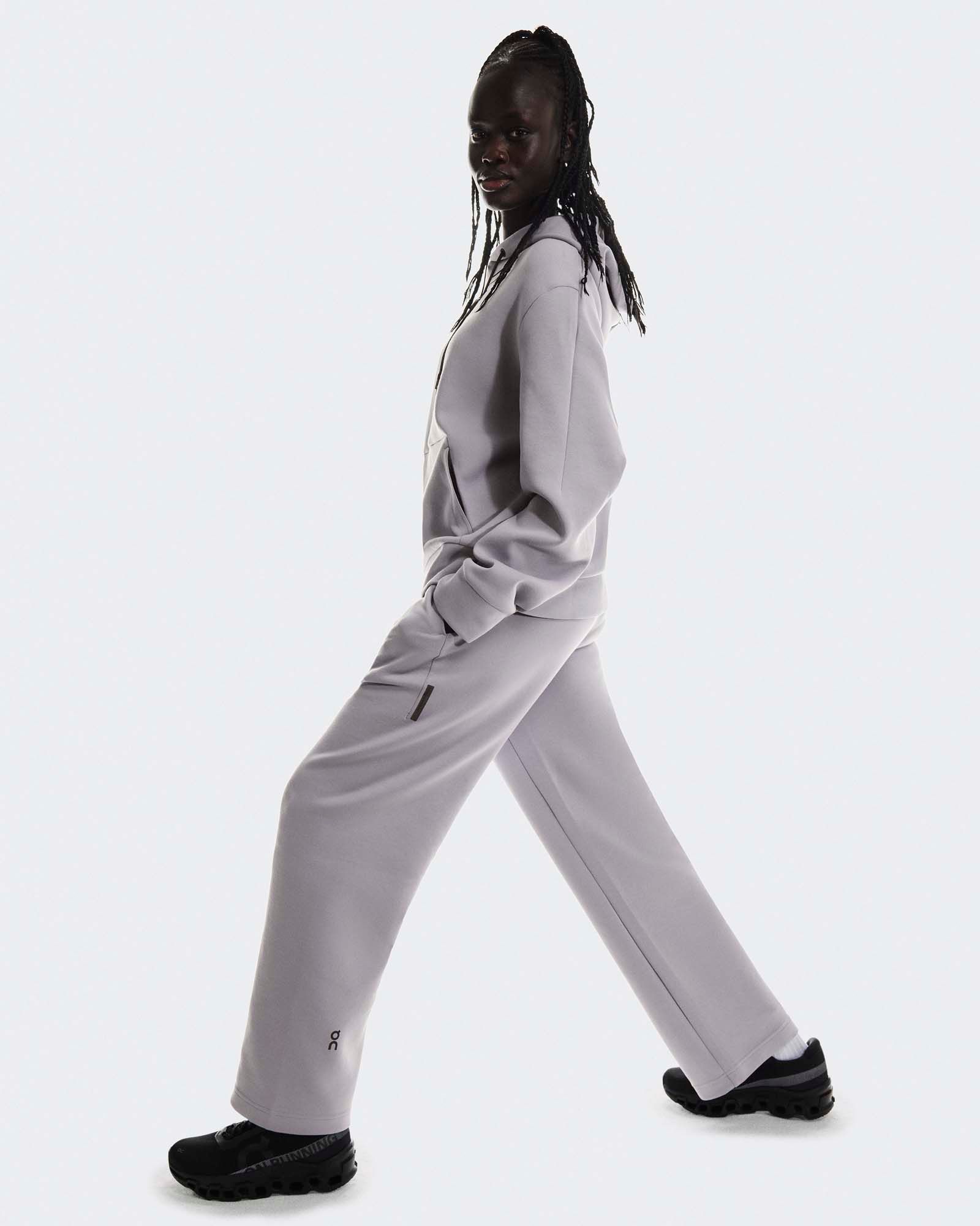 On Women's Focus Tech Sweatpants product image