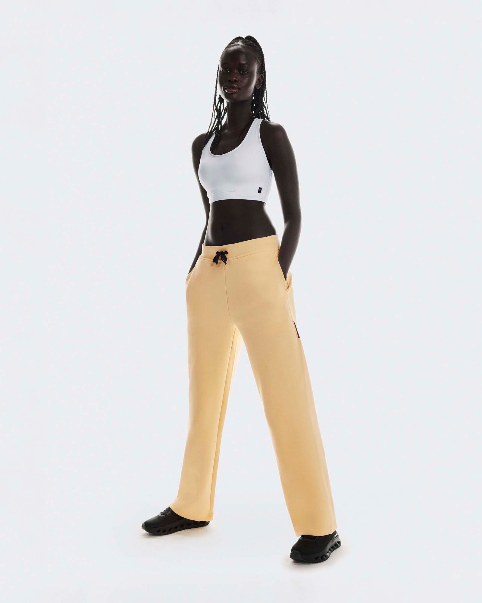 On Women's Focus Tech Sweatpants product image