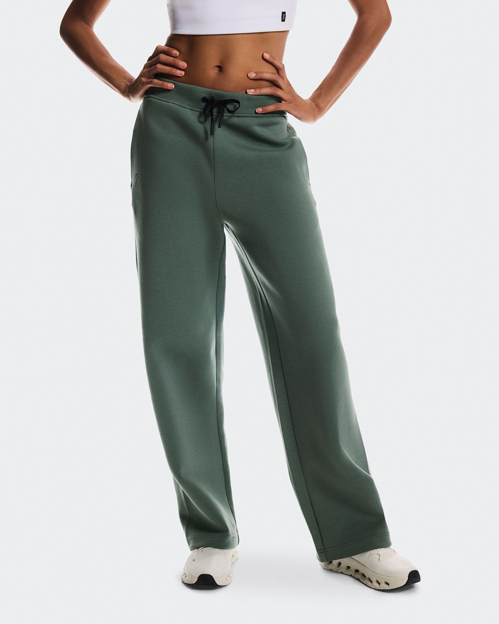 On Women's Focus Tech Sweatpants product image