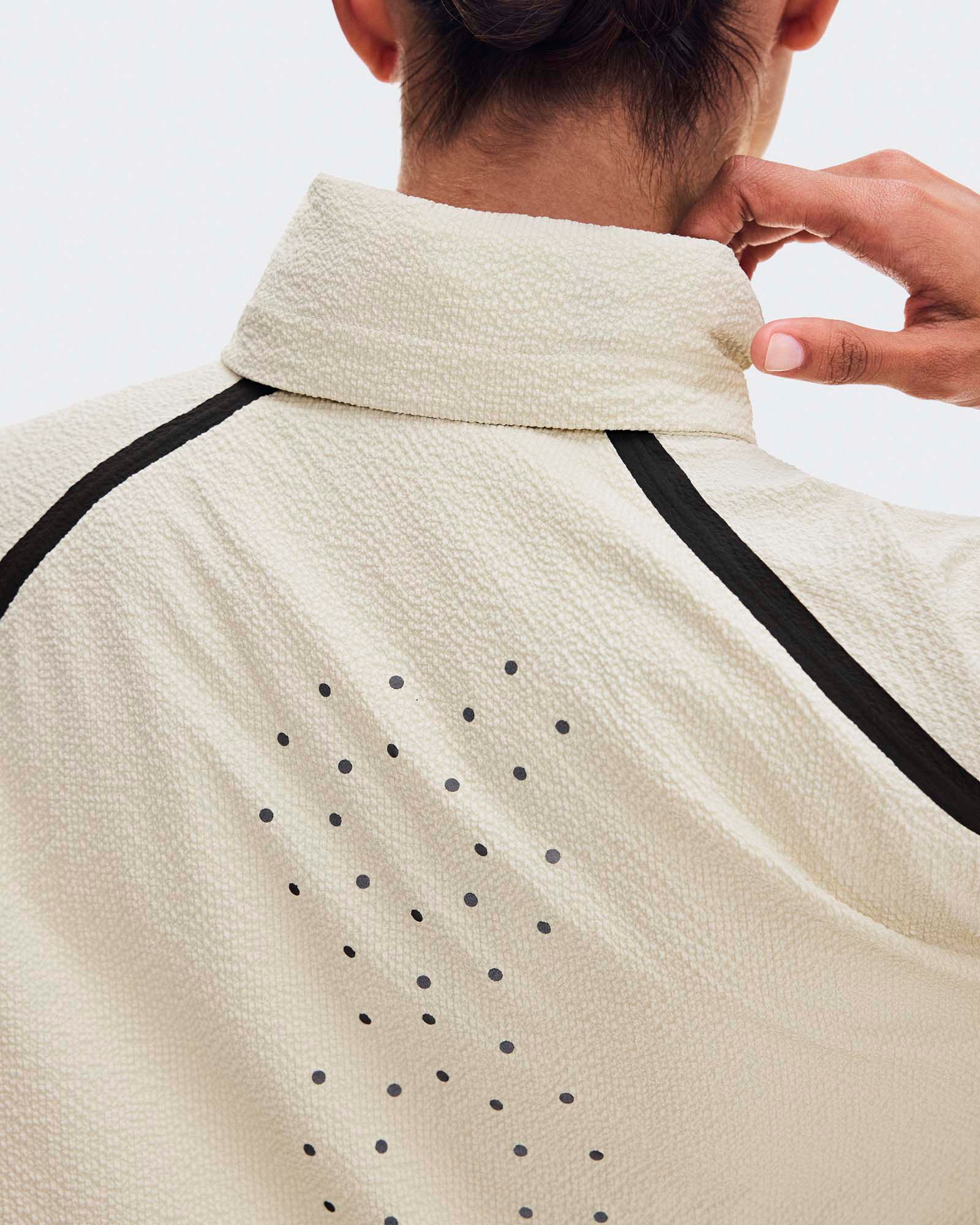 On Women's Performance Volt Jacket product image