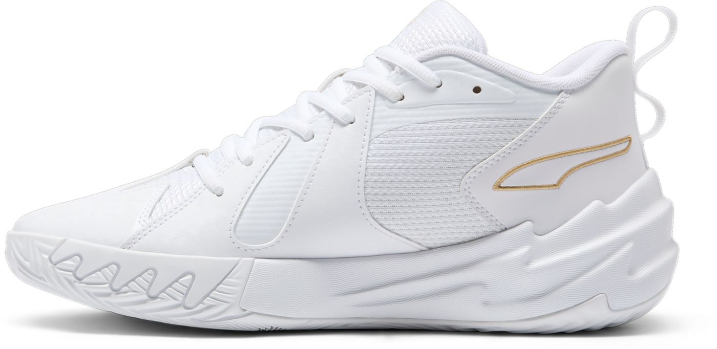 Puma white basket shoes deals