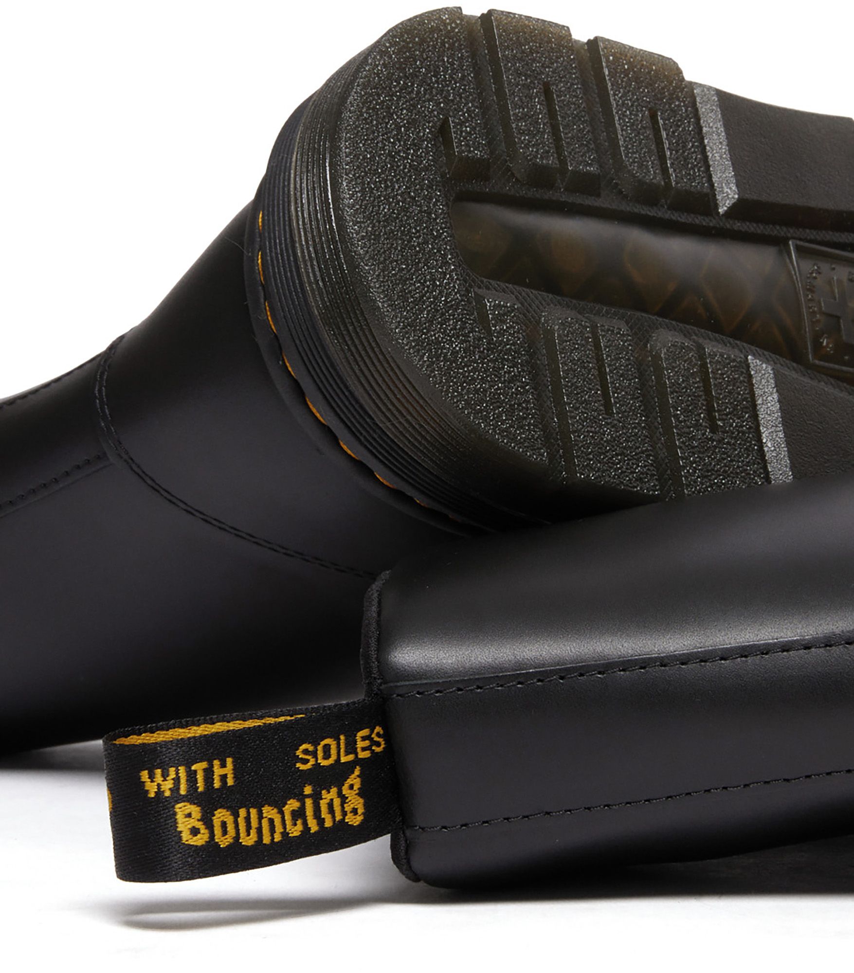 Dr. Martens Men's Crewson Classic Pull Up Boots product image