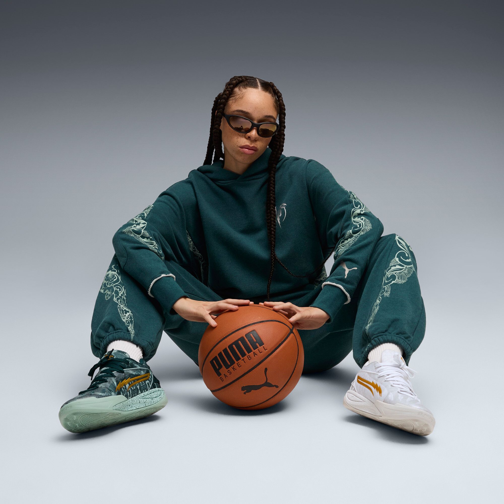 PUMA Women's Stewie 4 Basketball Shoes product image
