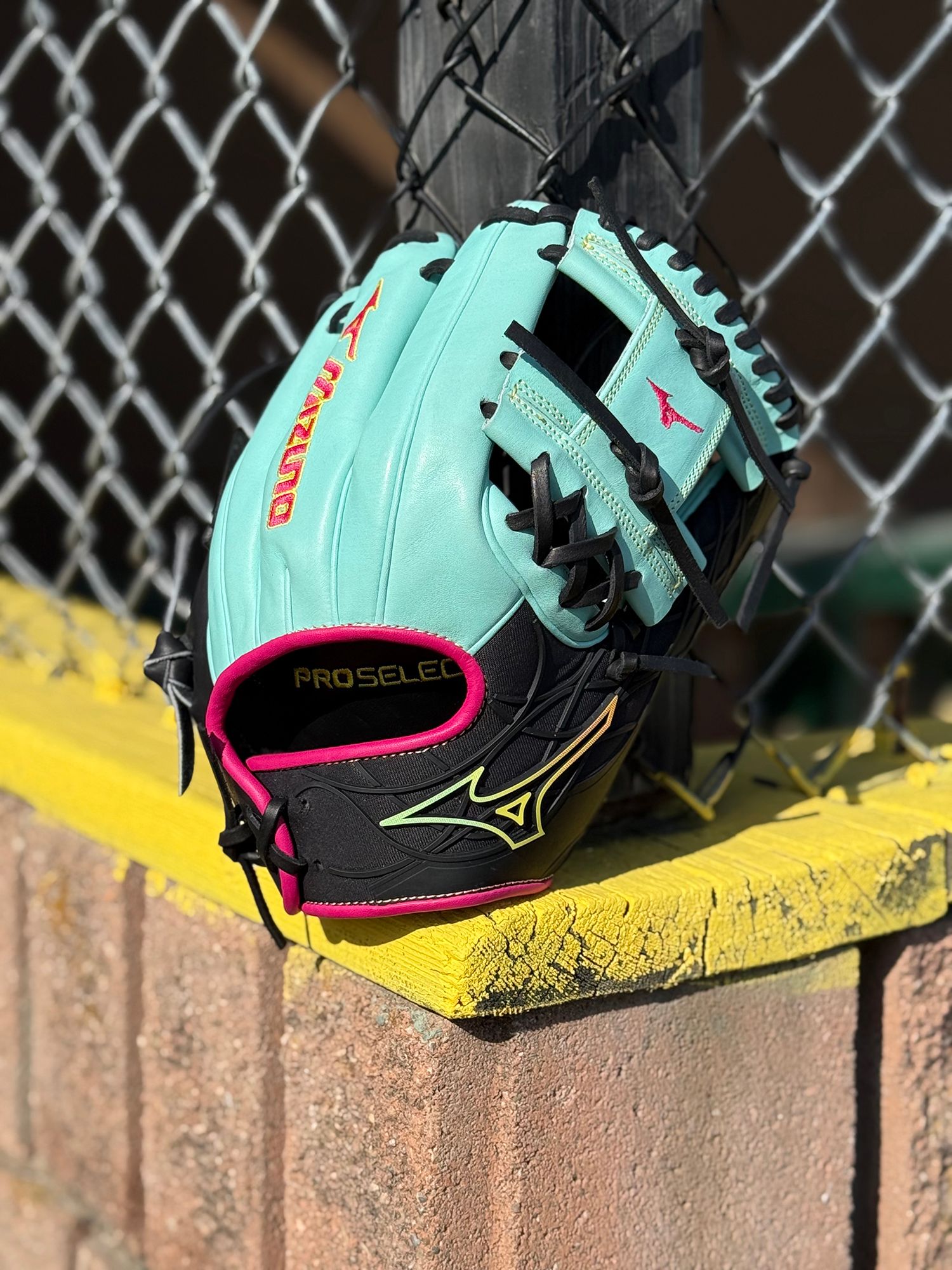 Mizuno 11.5” Dynacage Pro Select Series Glove 2026 product image