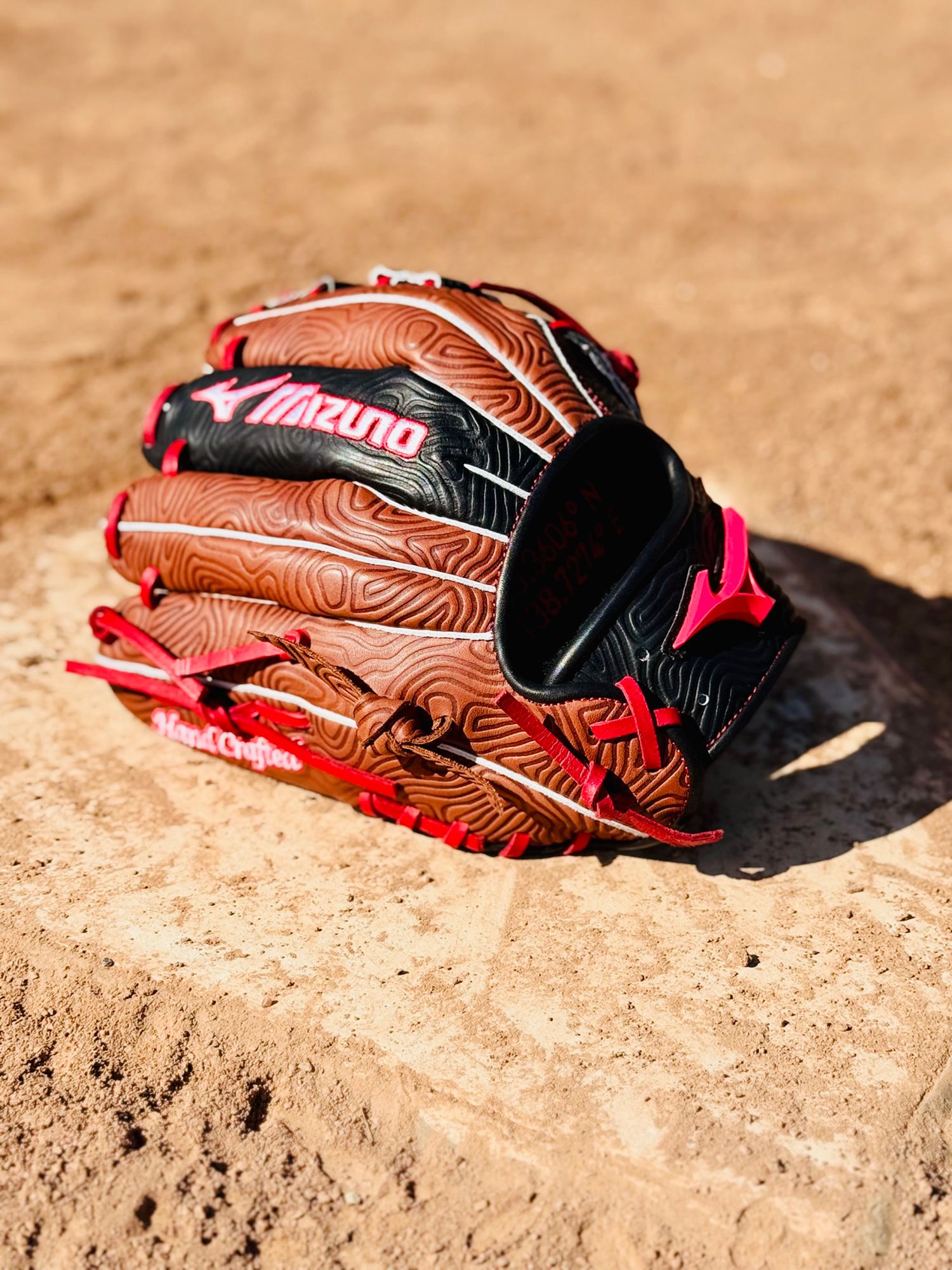 Mizuno 11.5” Altitude Pro Select Series Glove product image