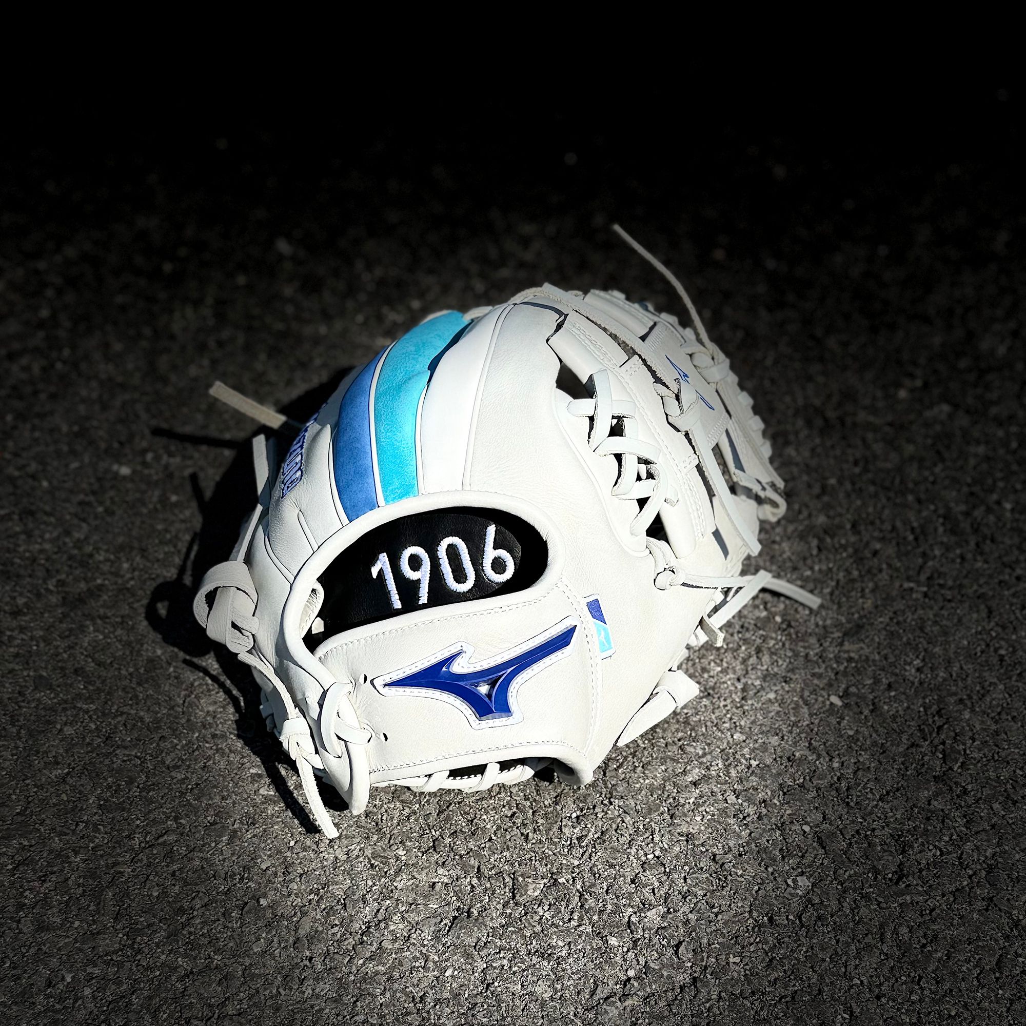 Mizuno 11.5" Pro Select 120th Anniversary Glove product image