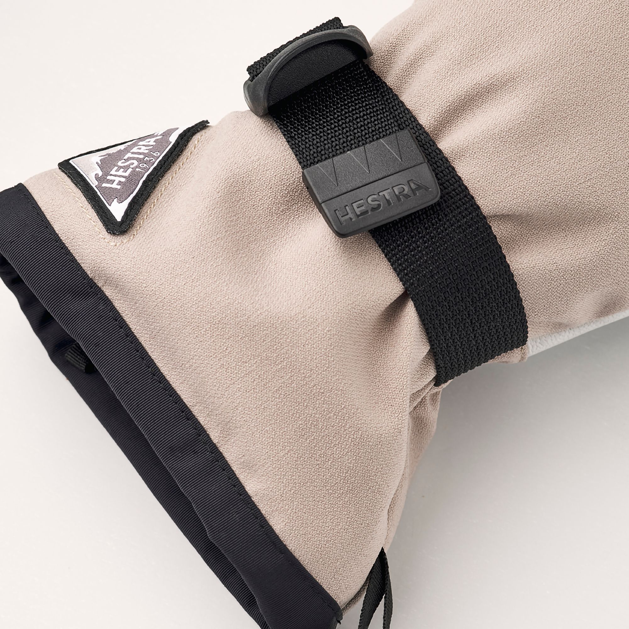 Hestra Women's Powder Gauntlet - 5 finger Gloves product image