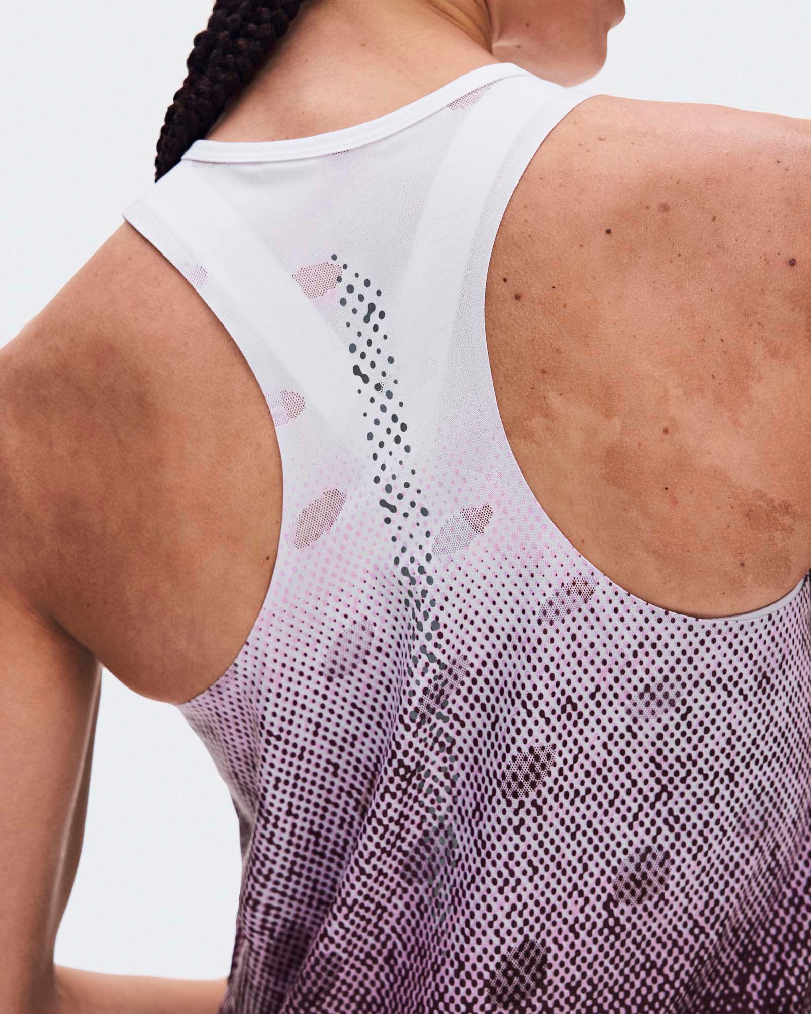 On Women's Zero Tank Breathe product image