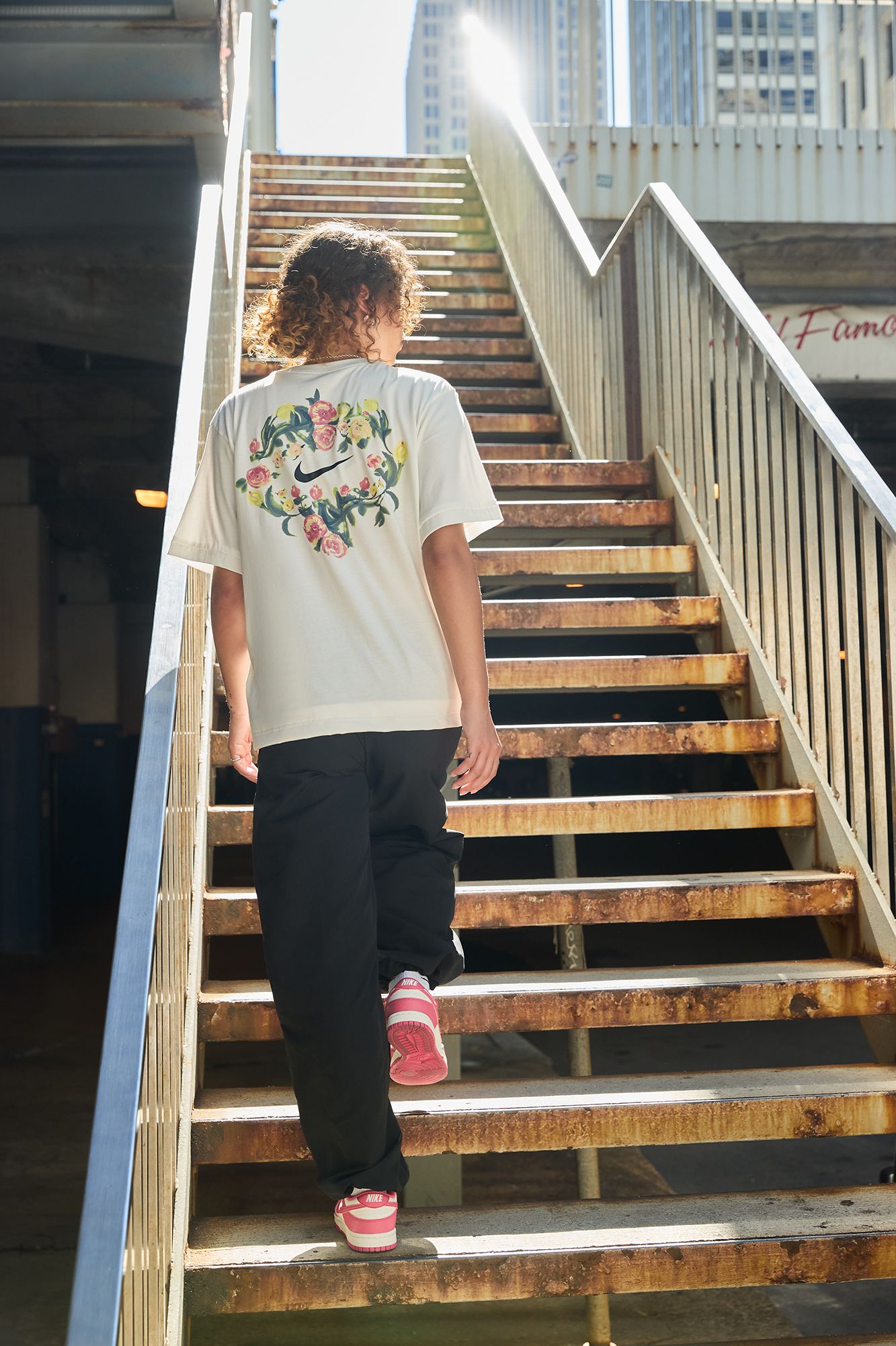 Nike Women's Sportswear Everything Wovens Mid-Rise Open-Hem Pants product image