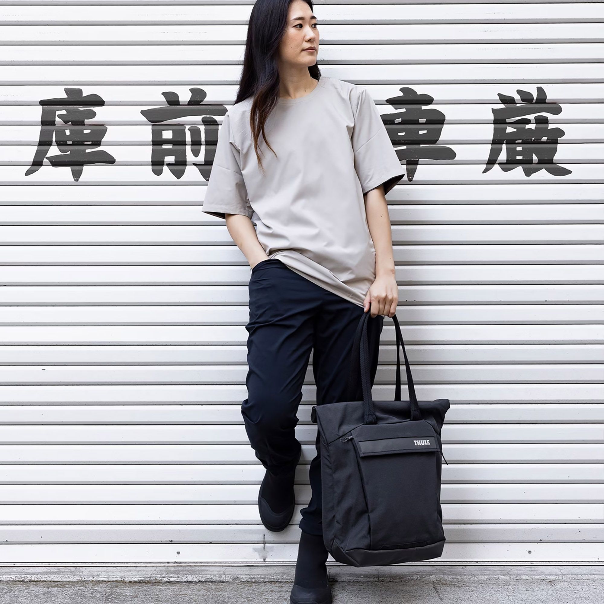 Thule Paramount 22L Tote Bag product image