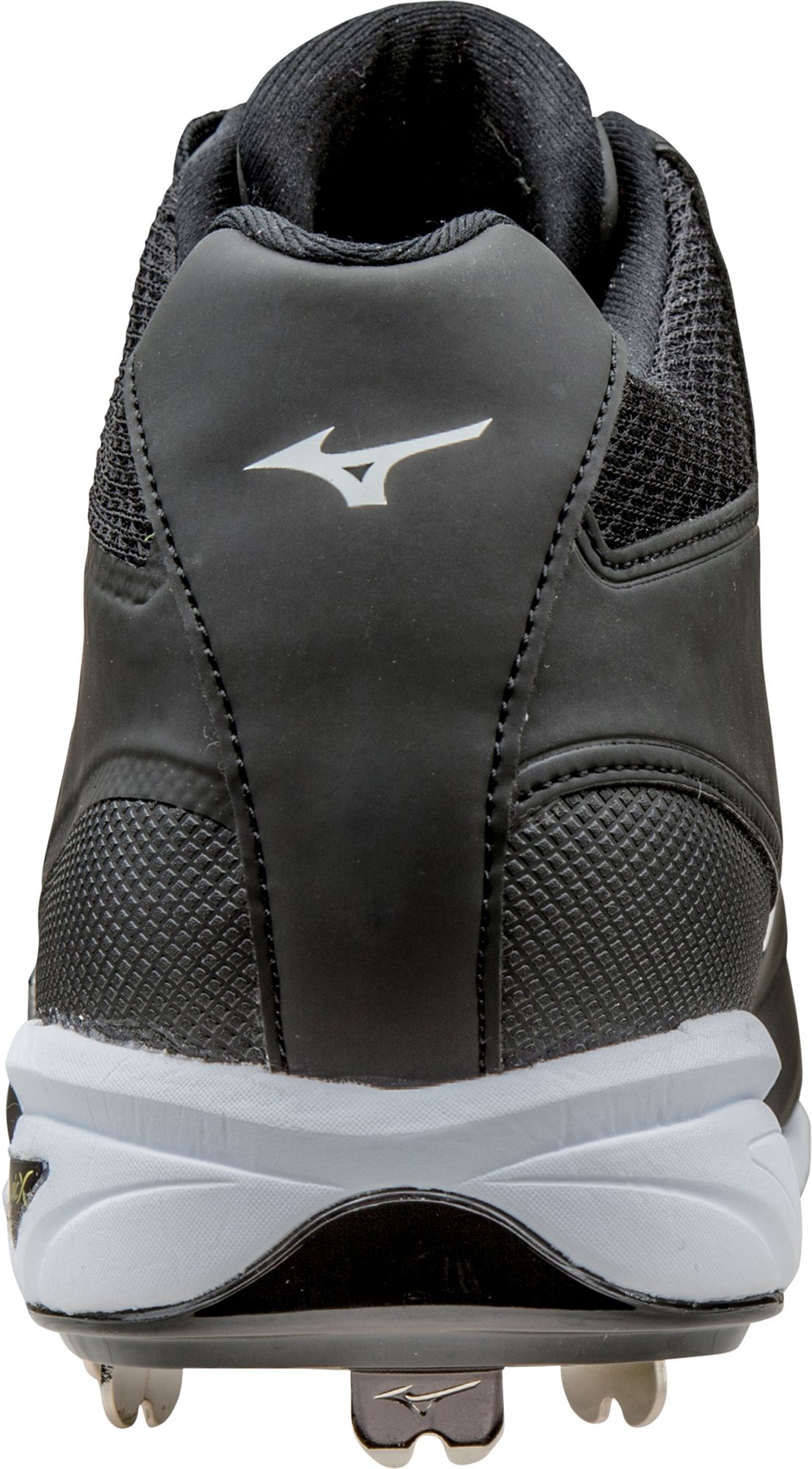 mizuno dominant as mid