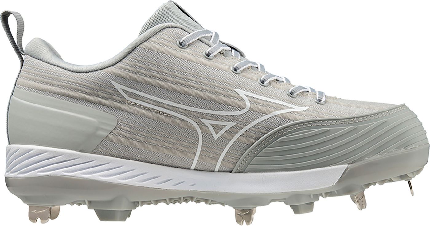 Mizuno Sweep 5 shops Metallic Women's Softball Cleats White Sz 7.5 BNIB