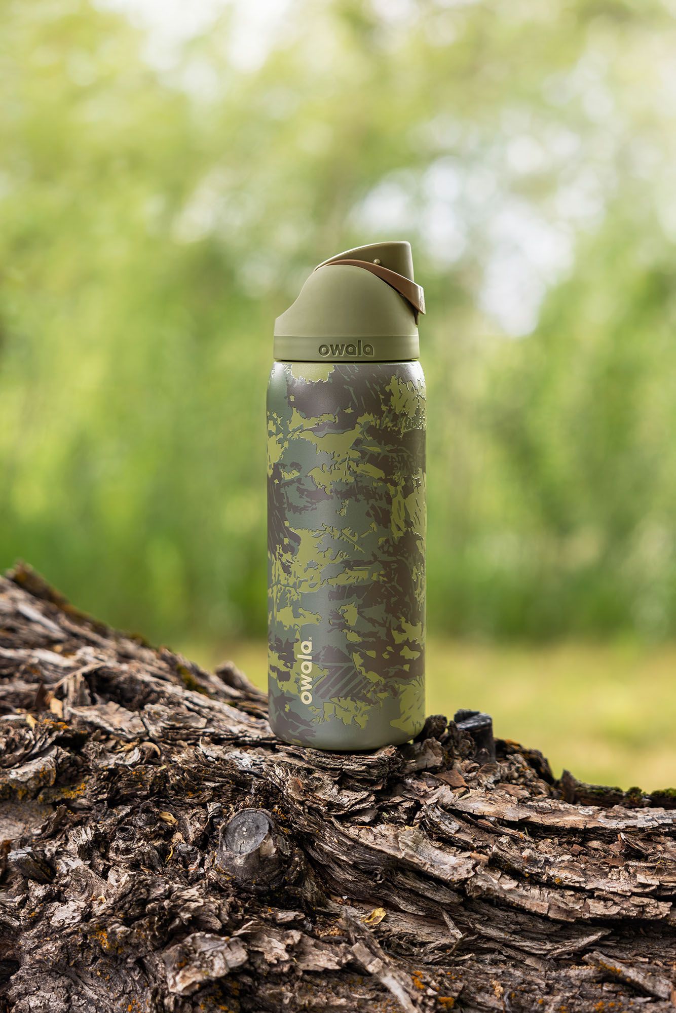Owala 32 oz. FreeSip Stainless Steel Water Bottle product image