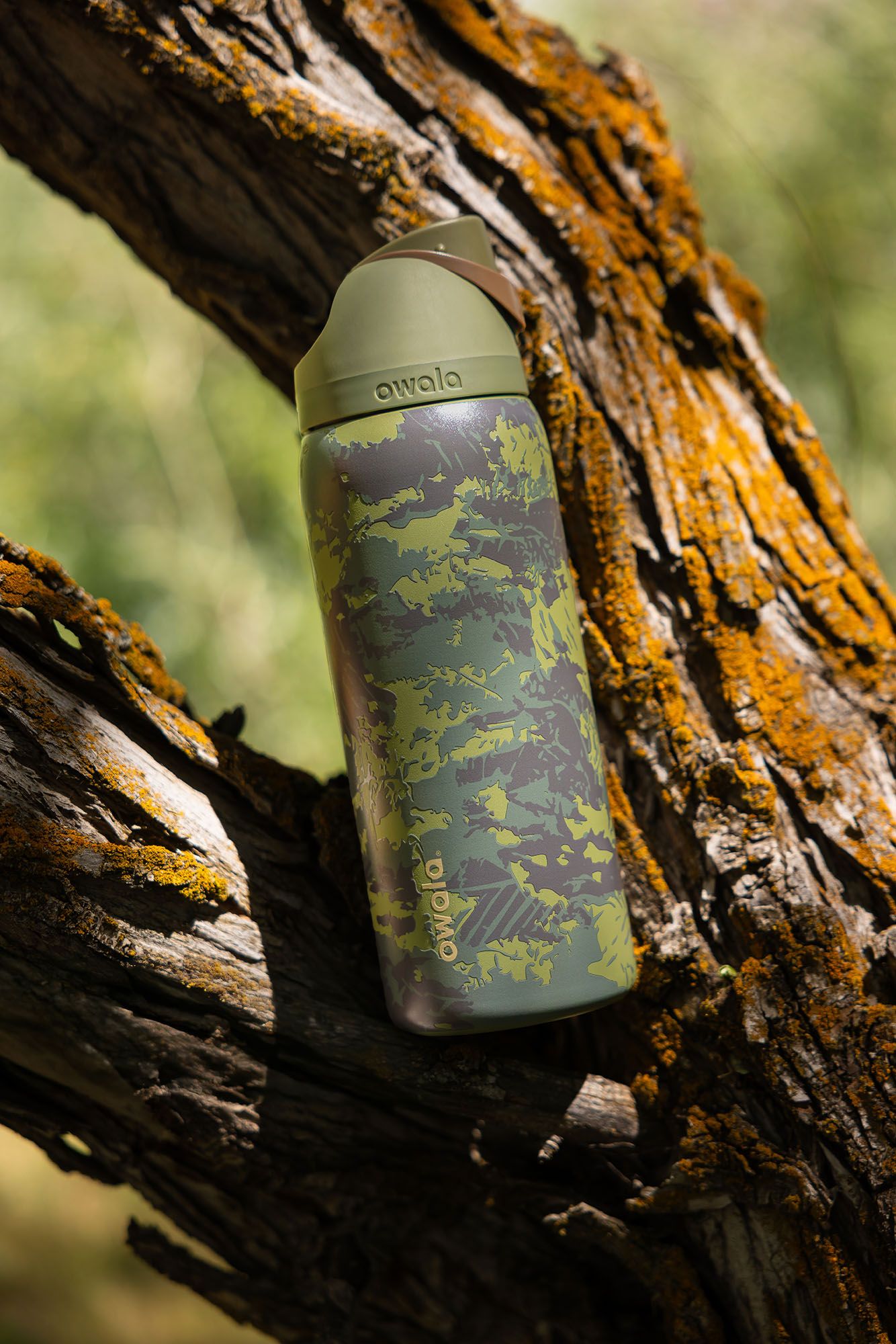 Owala 32 oz. FreeSip Stainless Steel Water Bottle product image