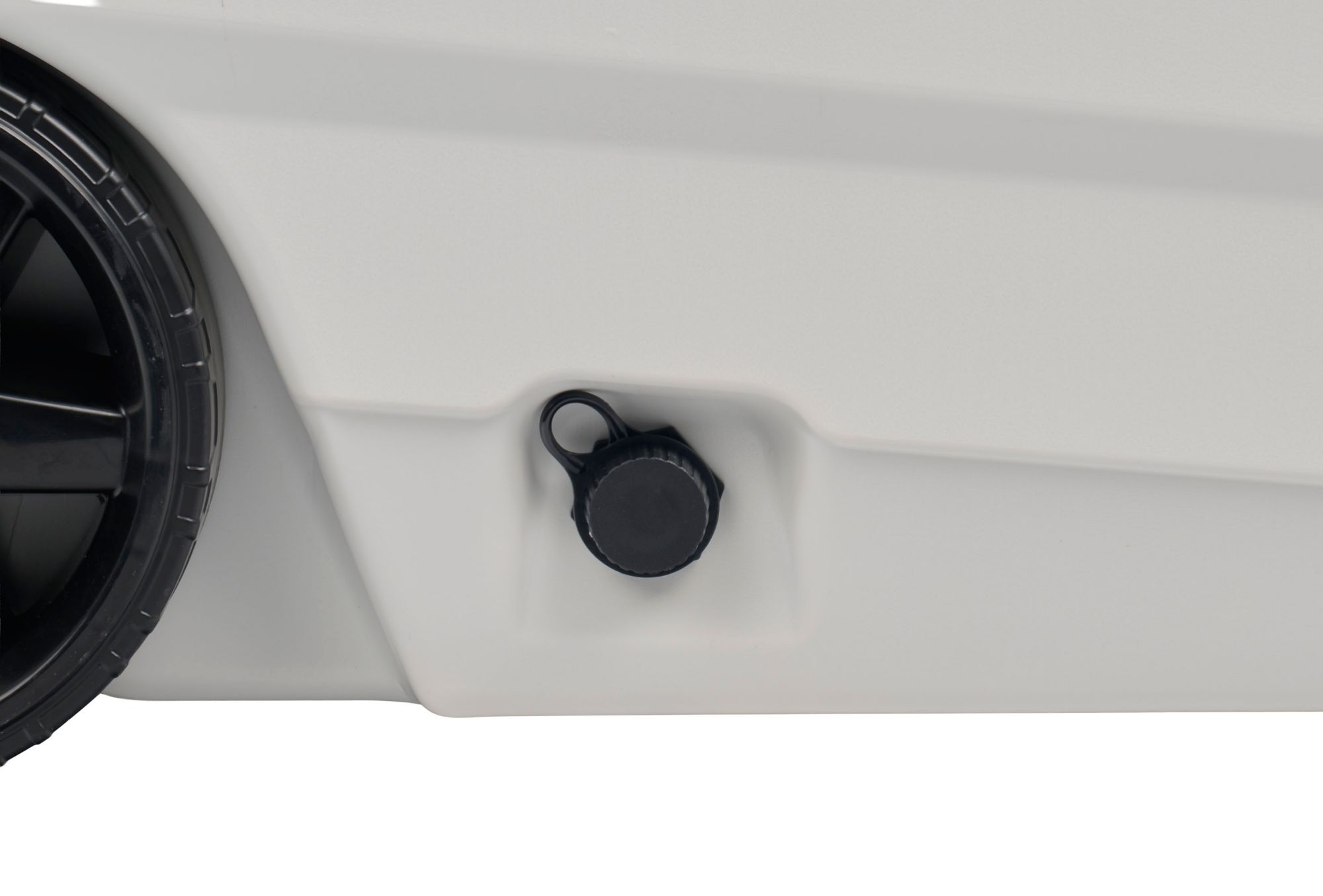 Igloo Latitude 90 Quart Rolling Cooler product image