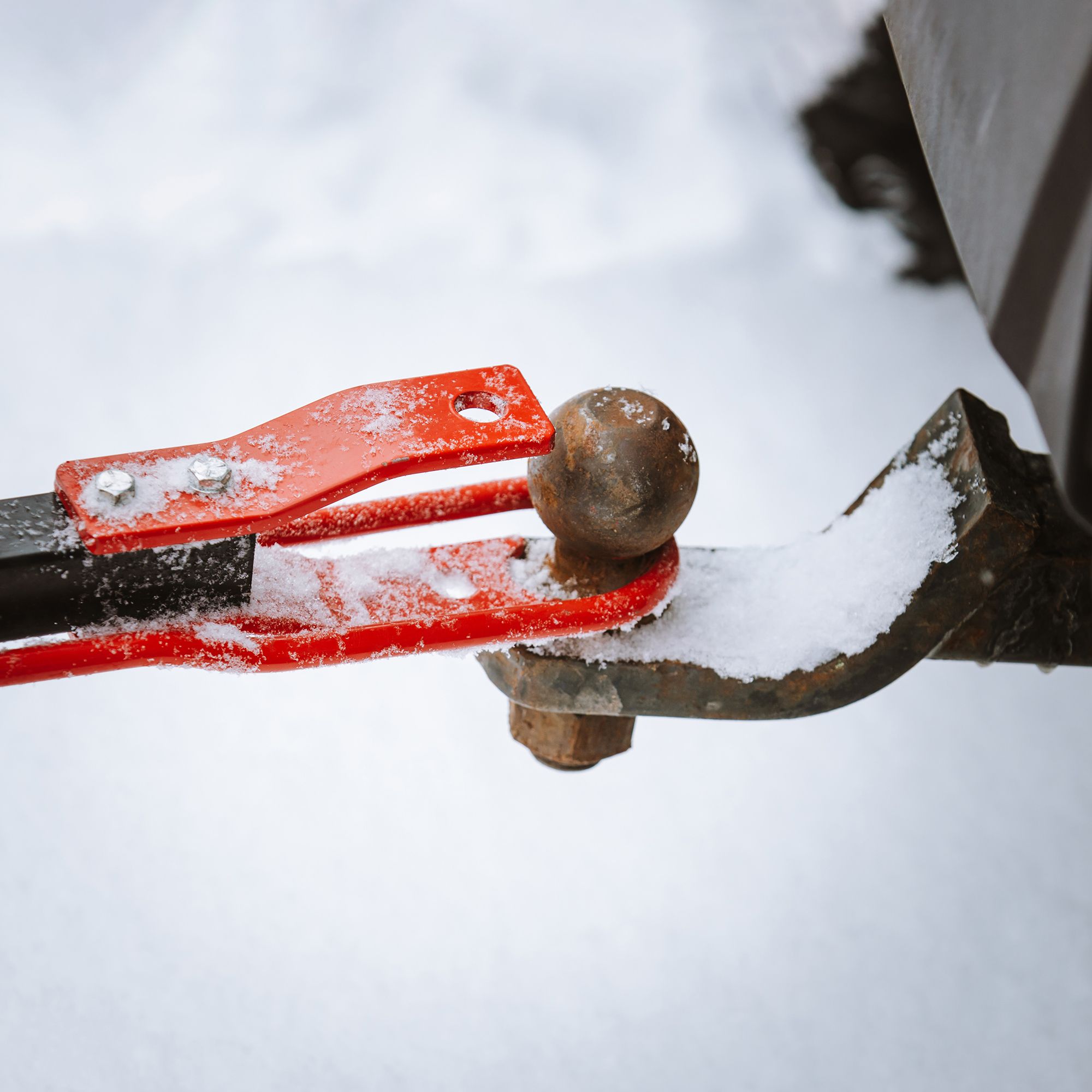 Eskimo EZ-Stow Pivoting Tow Hitch product image