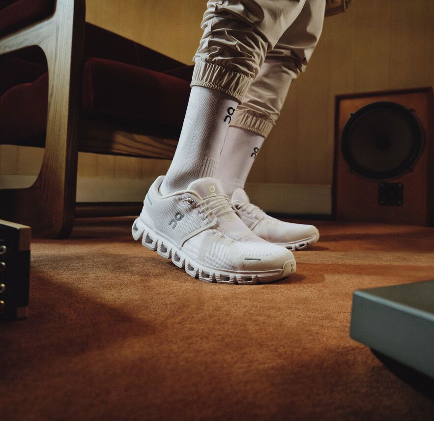 On Men's Cloud 6 Shoes product image