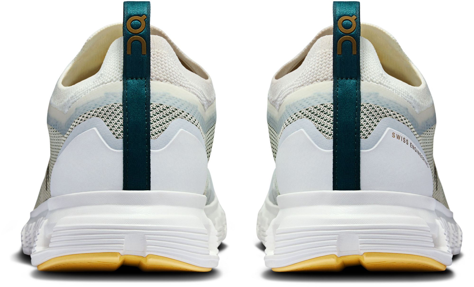 On Women's Cloud 6 Versa Shoes product image