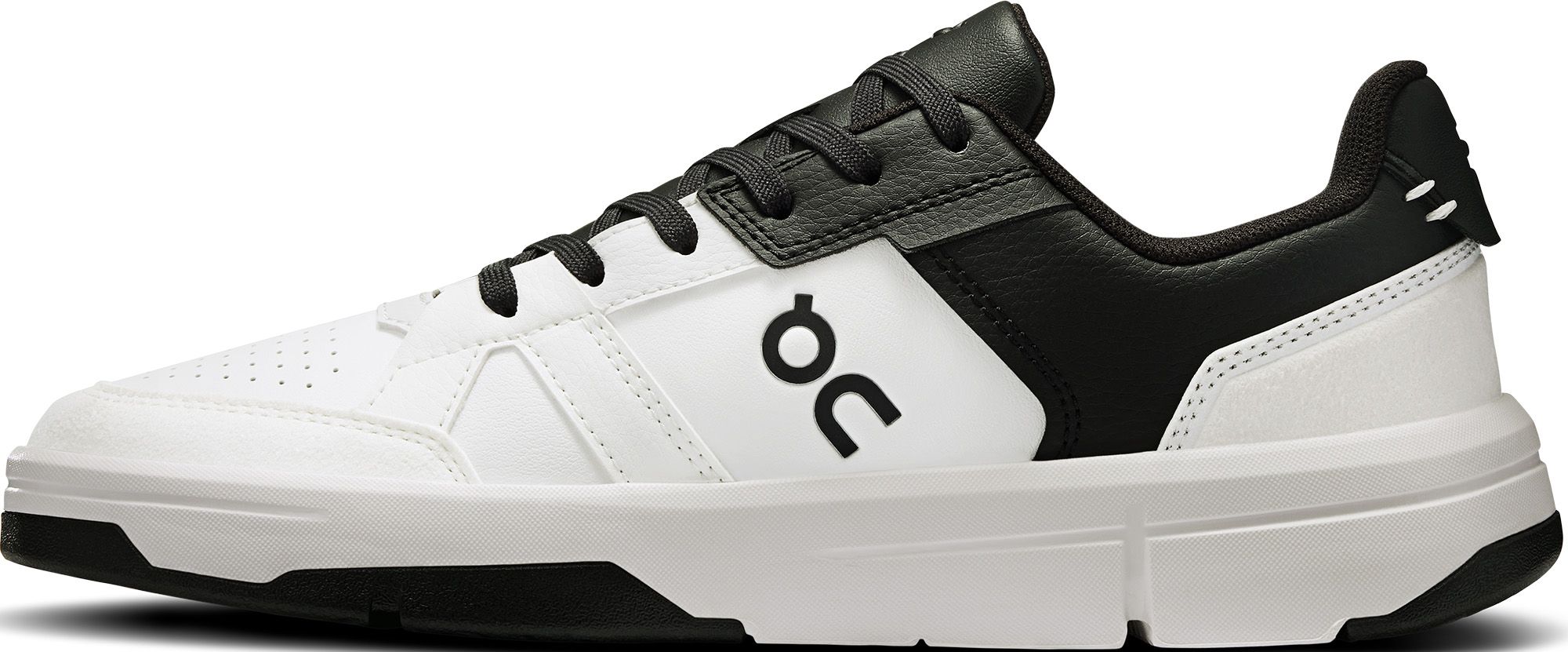 On Women's THE ROGER Clubhouse Shoes product image
